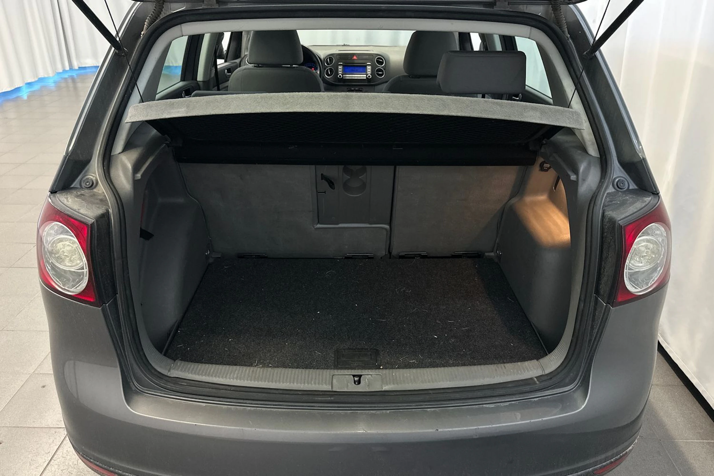 harmaa Volkswagen Golf Plus 2007 kuva 16.