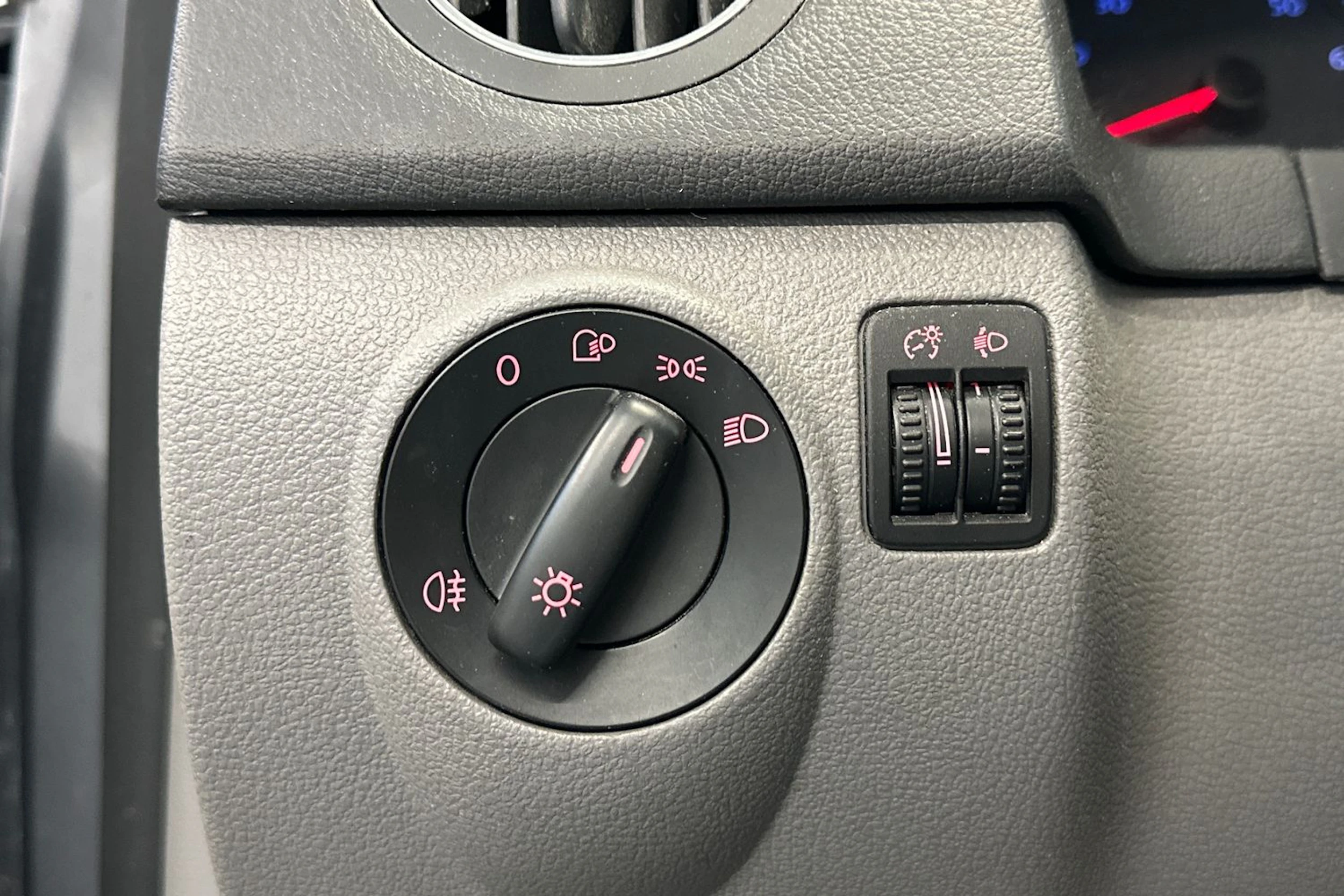 harmaa Volkswagen Golf Plus 2007 kuva 18.