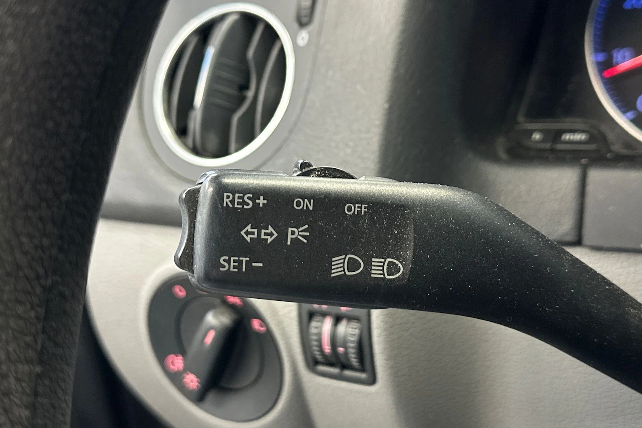 harmaa Volkswagen Golf Plus 2007 kuva 19.