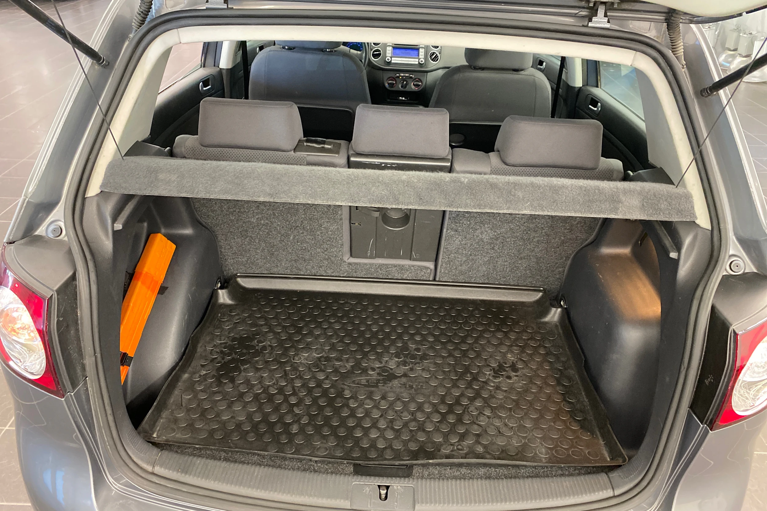 harmaa Volkswagen Golf Plus 2008 kuva 15.