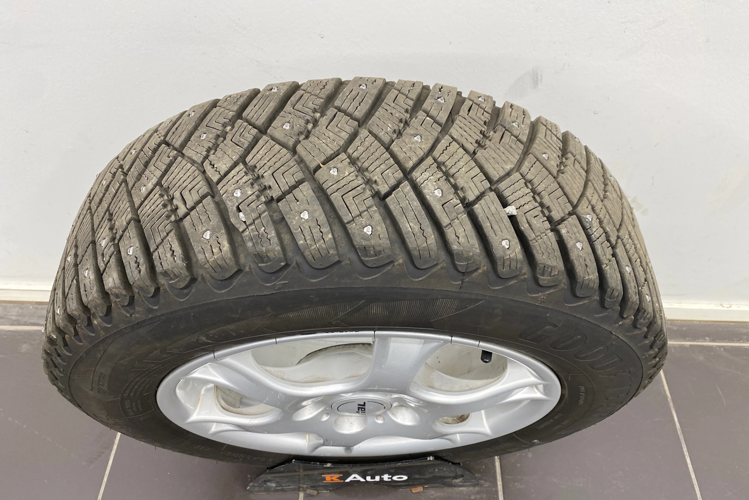 harmaa Volkswagen Golf Plus 2008 kuva 20.