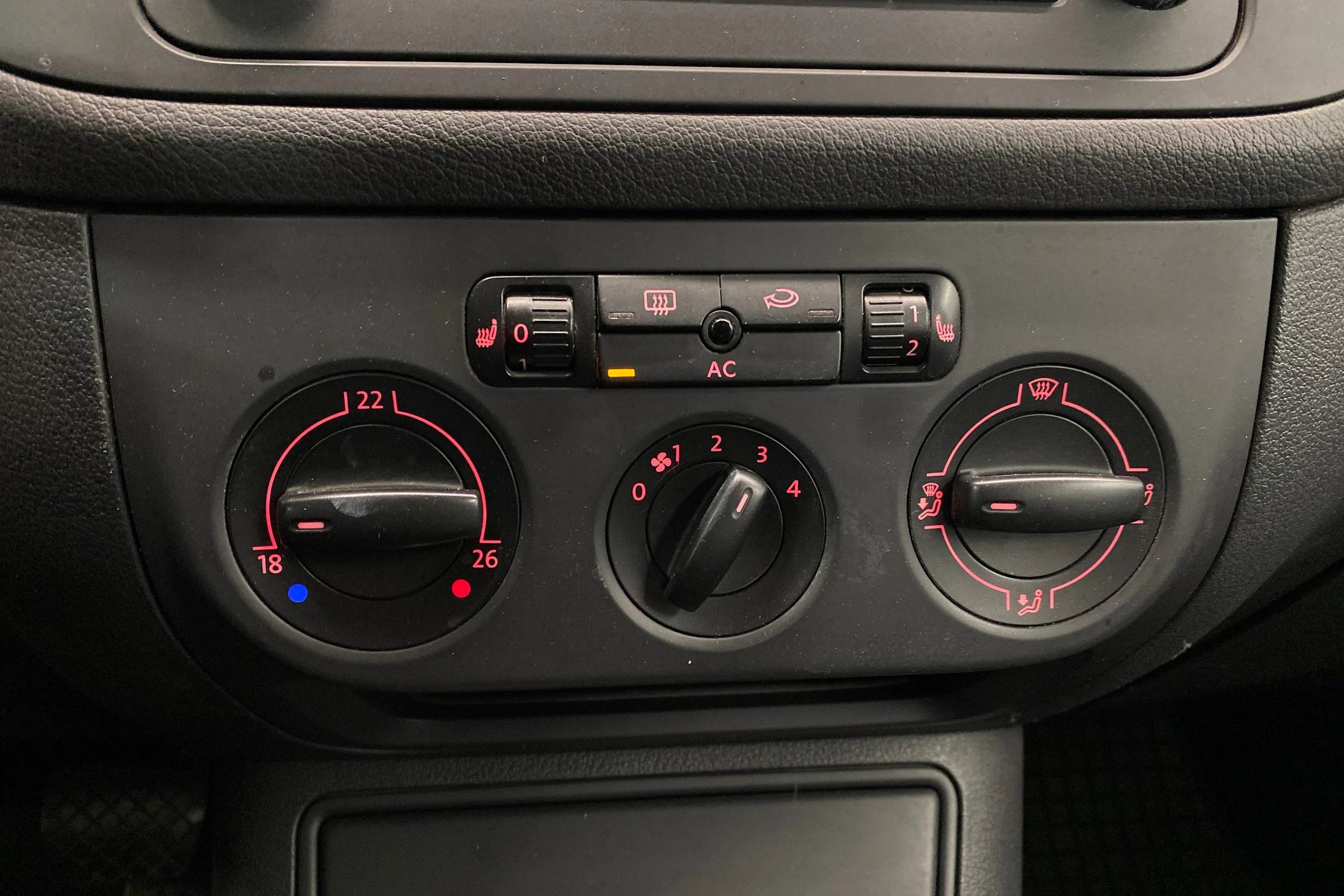 harmaa Volkswagen Golf Plus 2008 kuva 26.