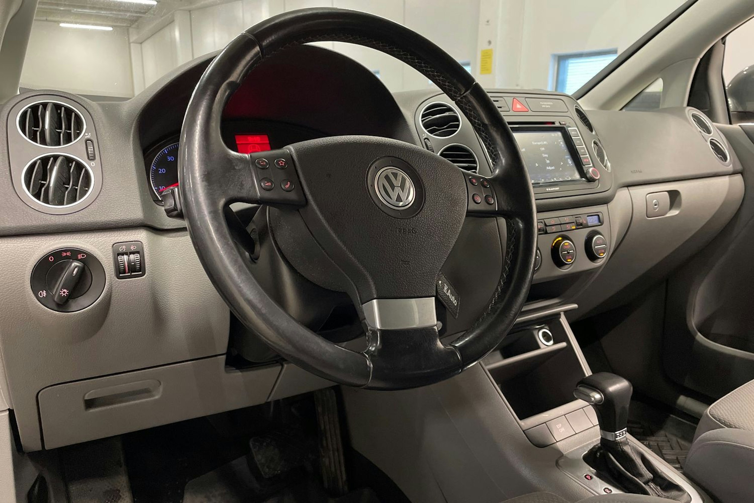 Vihreä Volkswagen Golf Plus 2007 kuva 25.