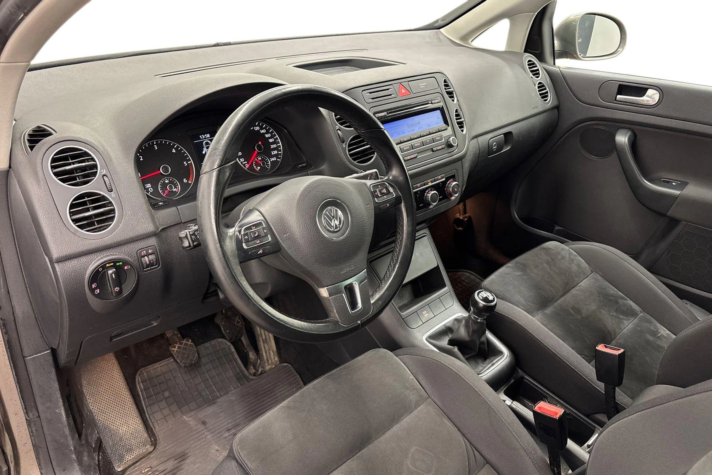 Ruskea (beige) Volkswagen Golf Plus 2009 kuva 6.