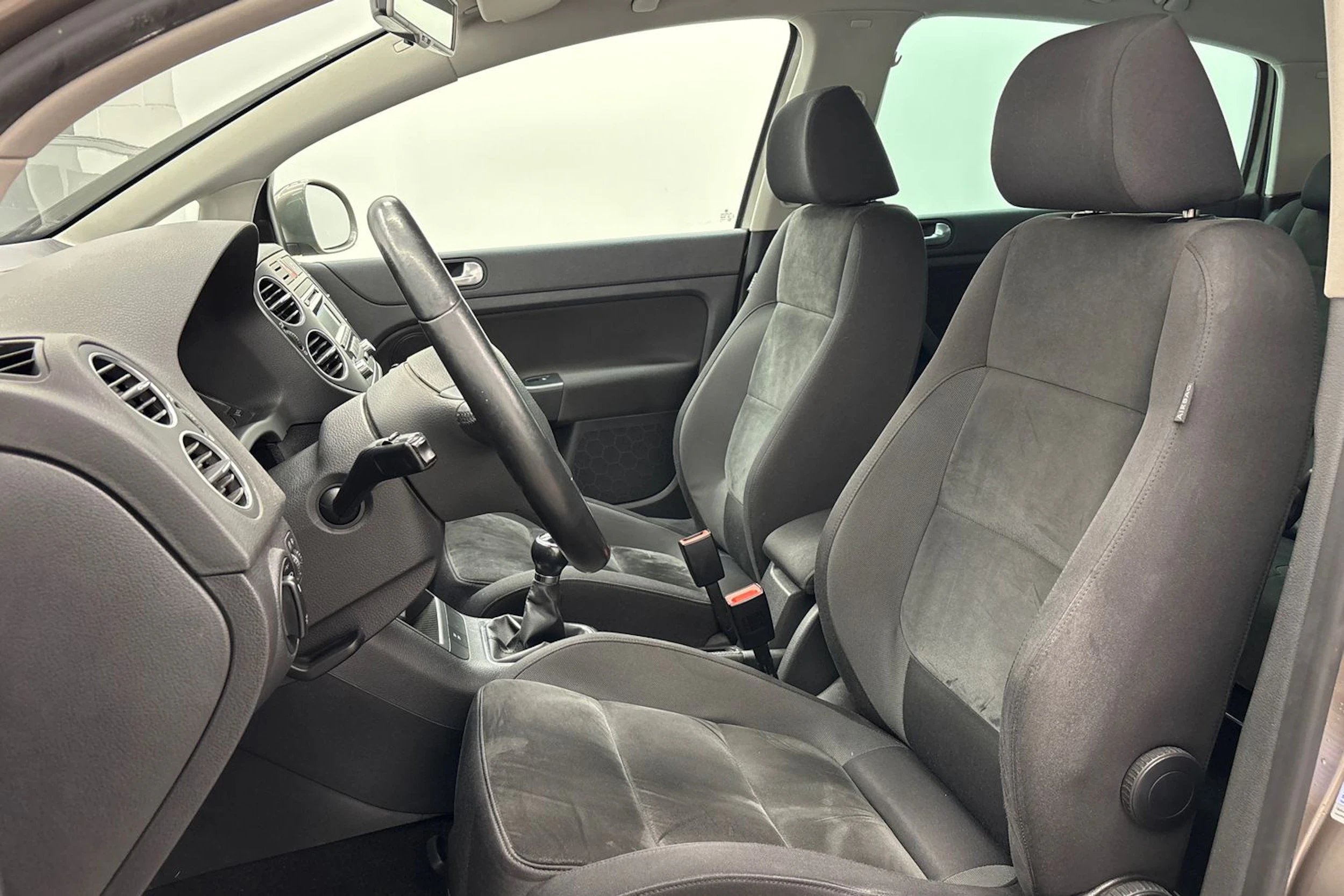 Ruskea (beige) Volkswagen Golf Plus 2009 kuva 11.