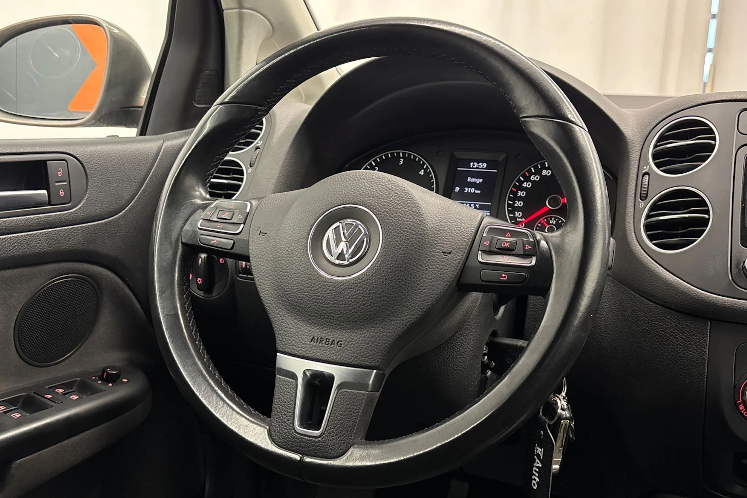 Ruskea (beige) Volkswagen Golf Plus 2009 kuva 12.