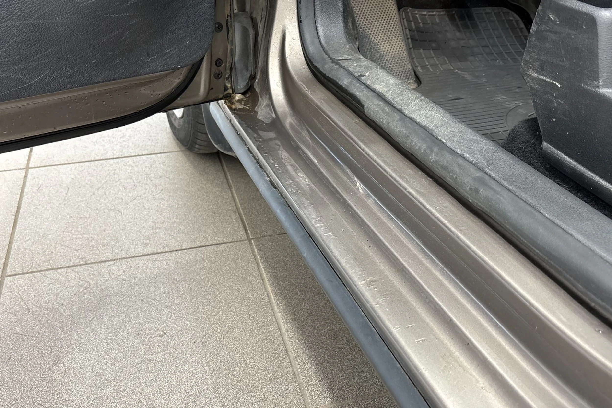 Ruskea (beige) Volkswagen Golf Plus 2009 kuva 34.