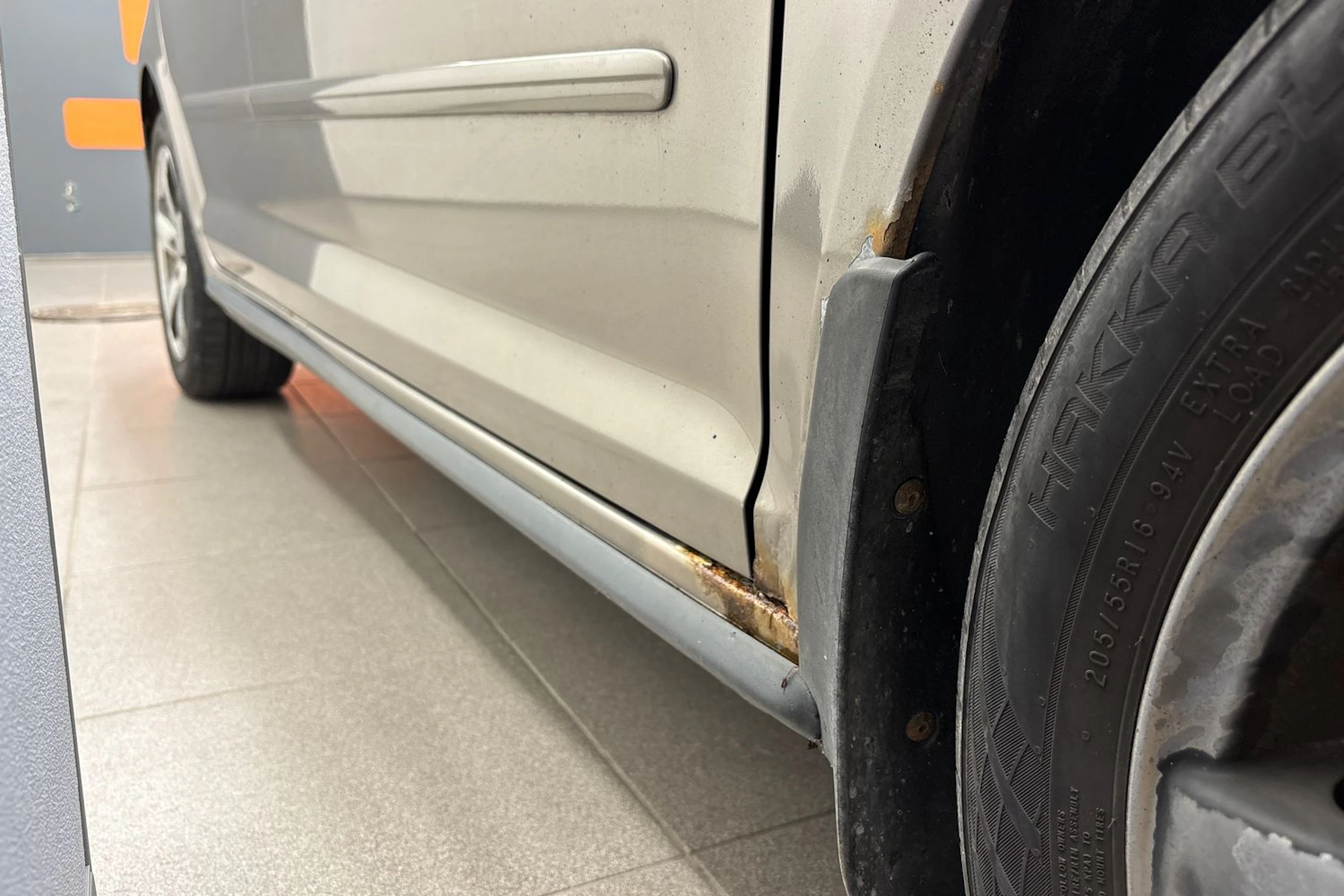 Ruskea (beige) Volkswagen Golf Plus 2009 kuva 36.