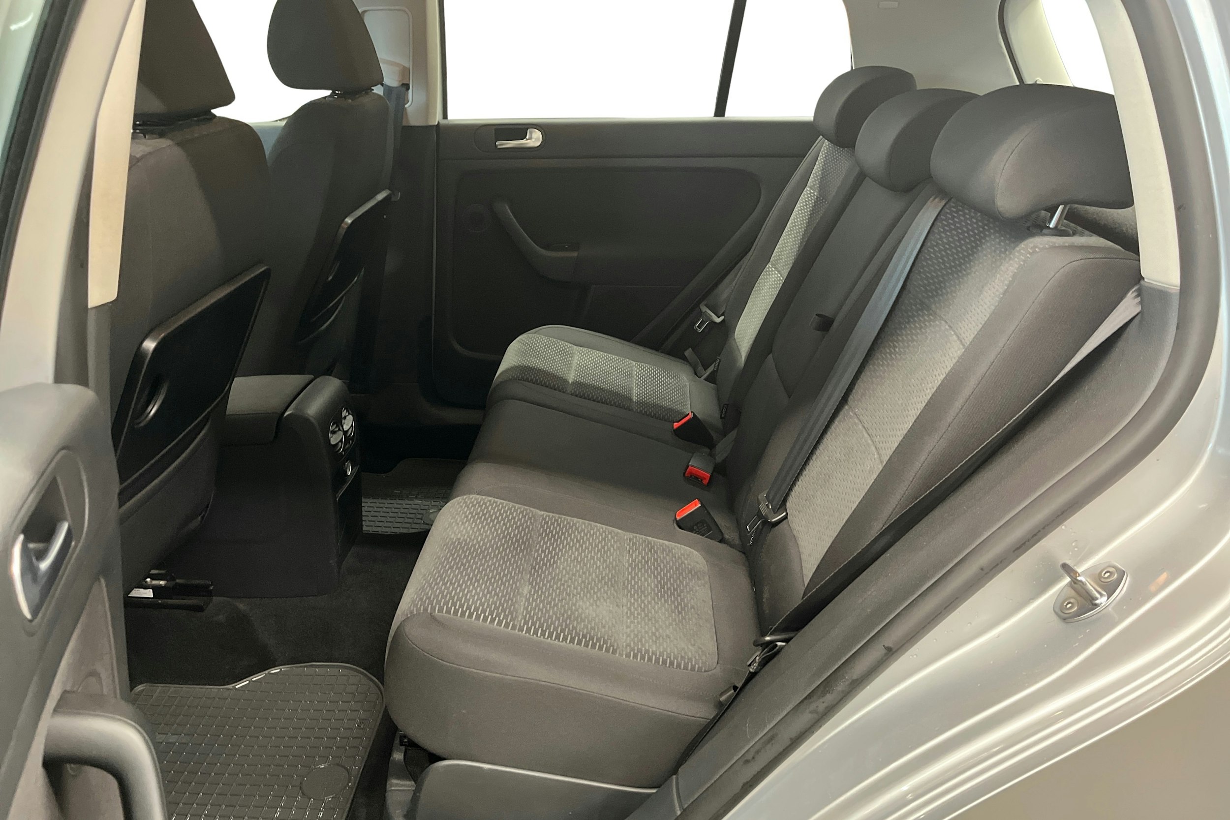 harmaa Volkswagen Golf Plus 2009 kuva 10.