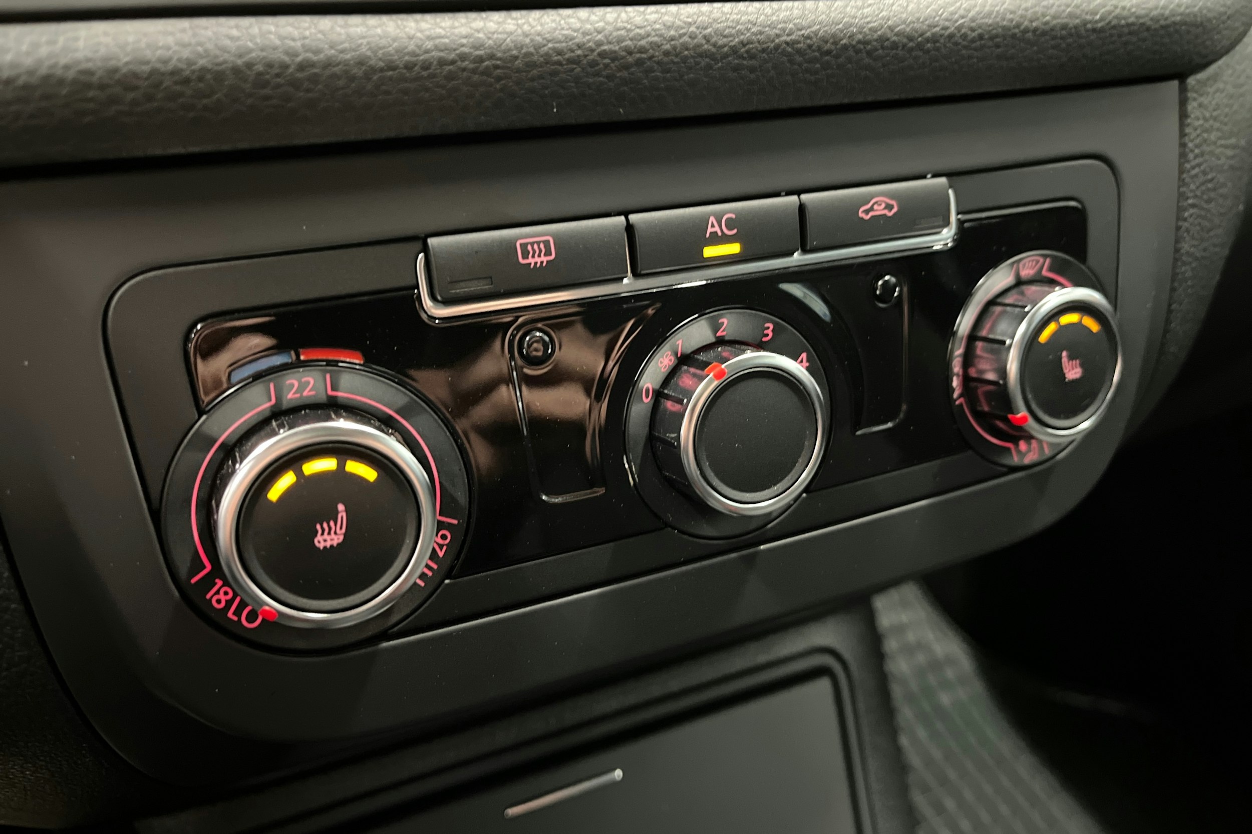 harmaa Volkswagen Golf Plus 2009 kuva 21.
