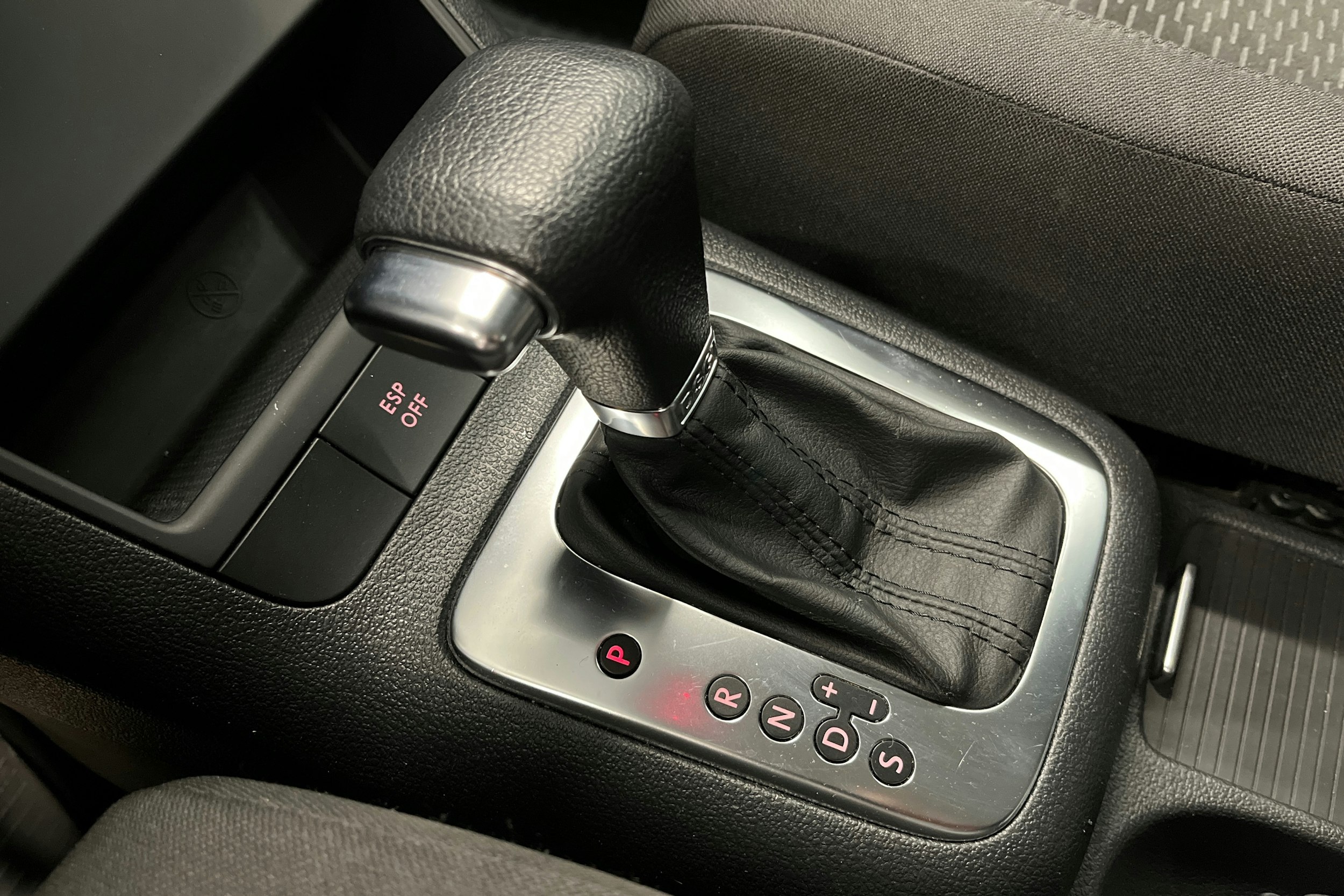 harmaa Volkswagen Golf Plus 2009 kuva 22.