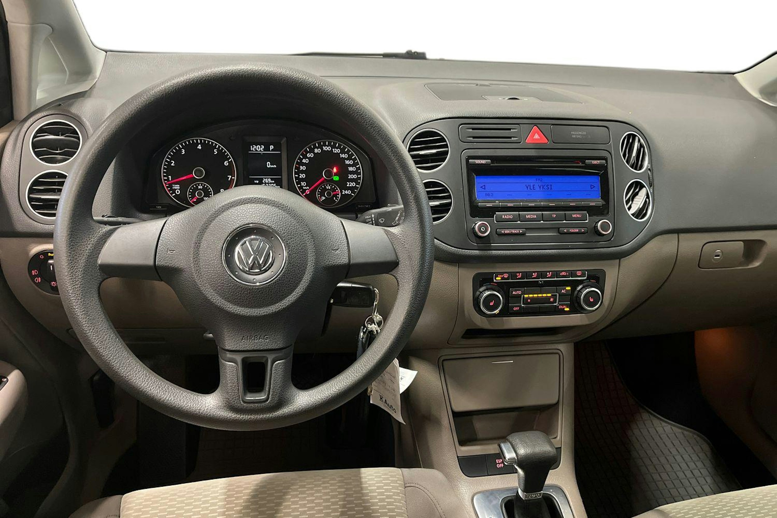 ruskea (beige) Volkswagen Golf Plus 2010 kuva 9.