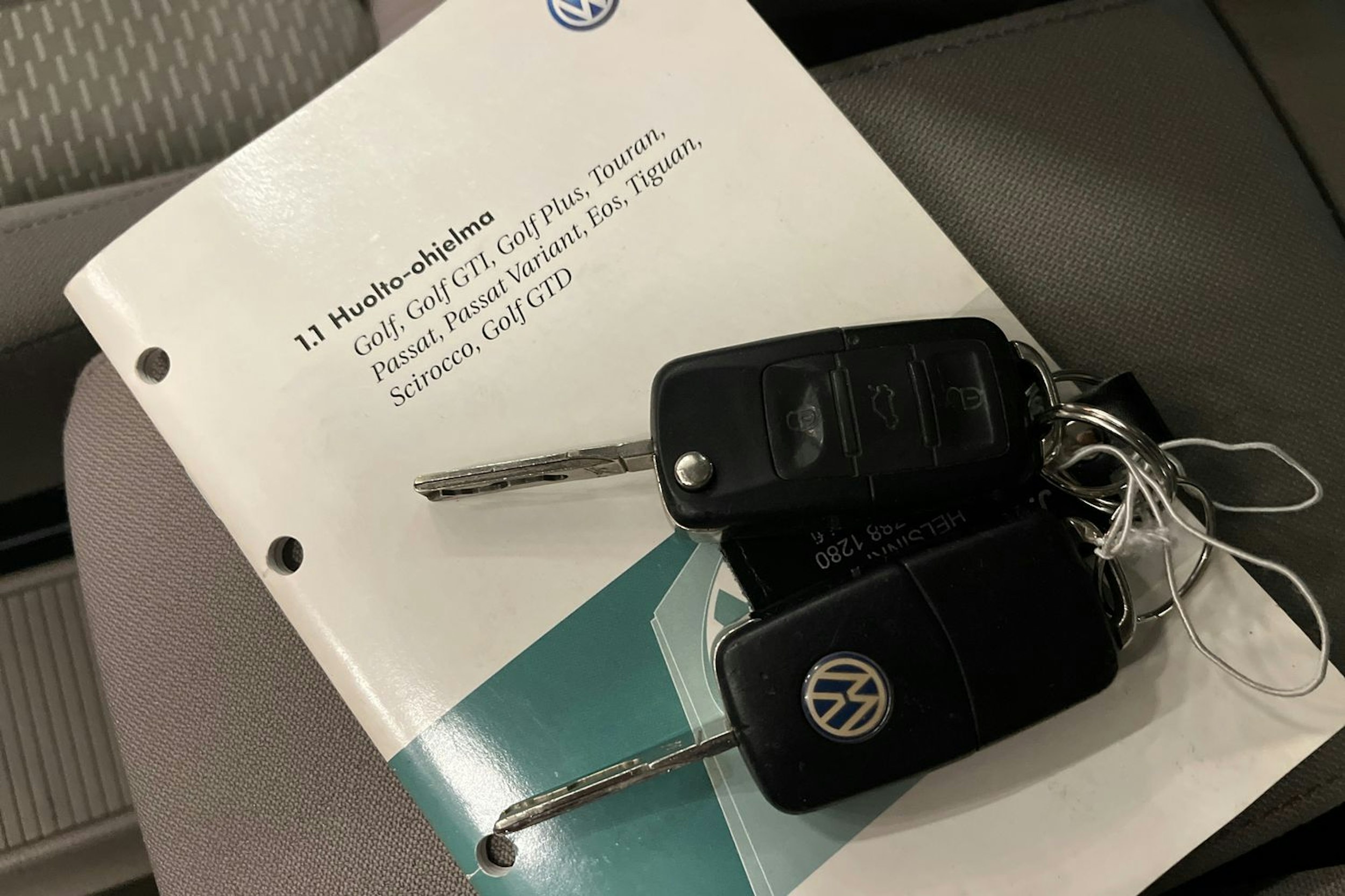 ruskea (beige) Volkswagen Golf Plus 2010 kuva 22.