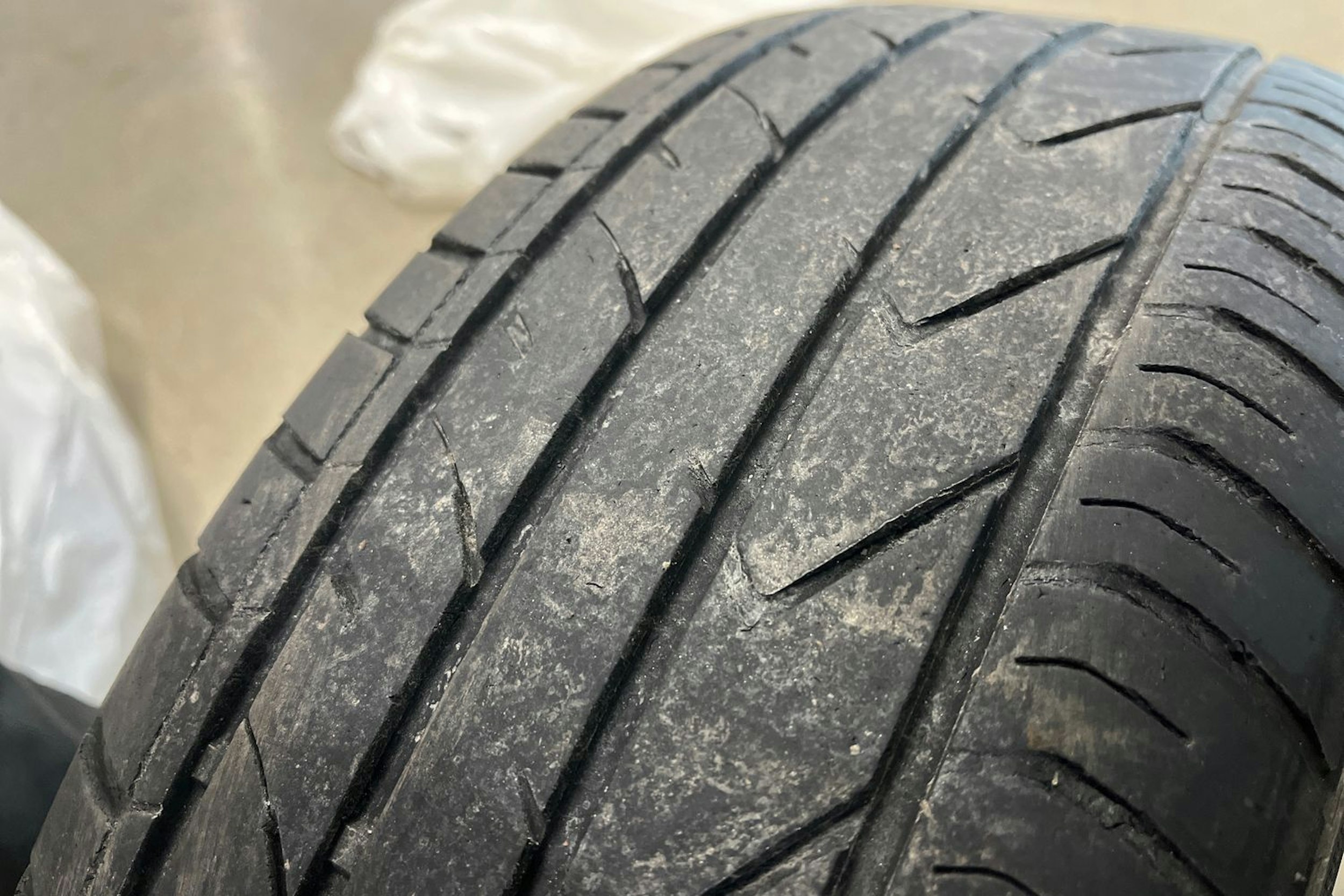 ruskea (beige) Volkswagen Golf Plus 2010 kuva 27.