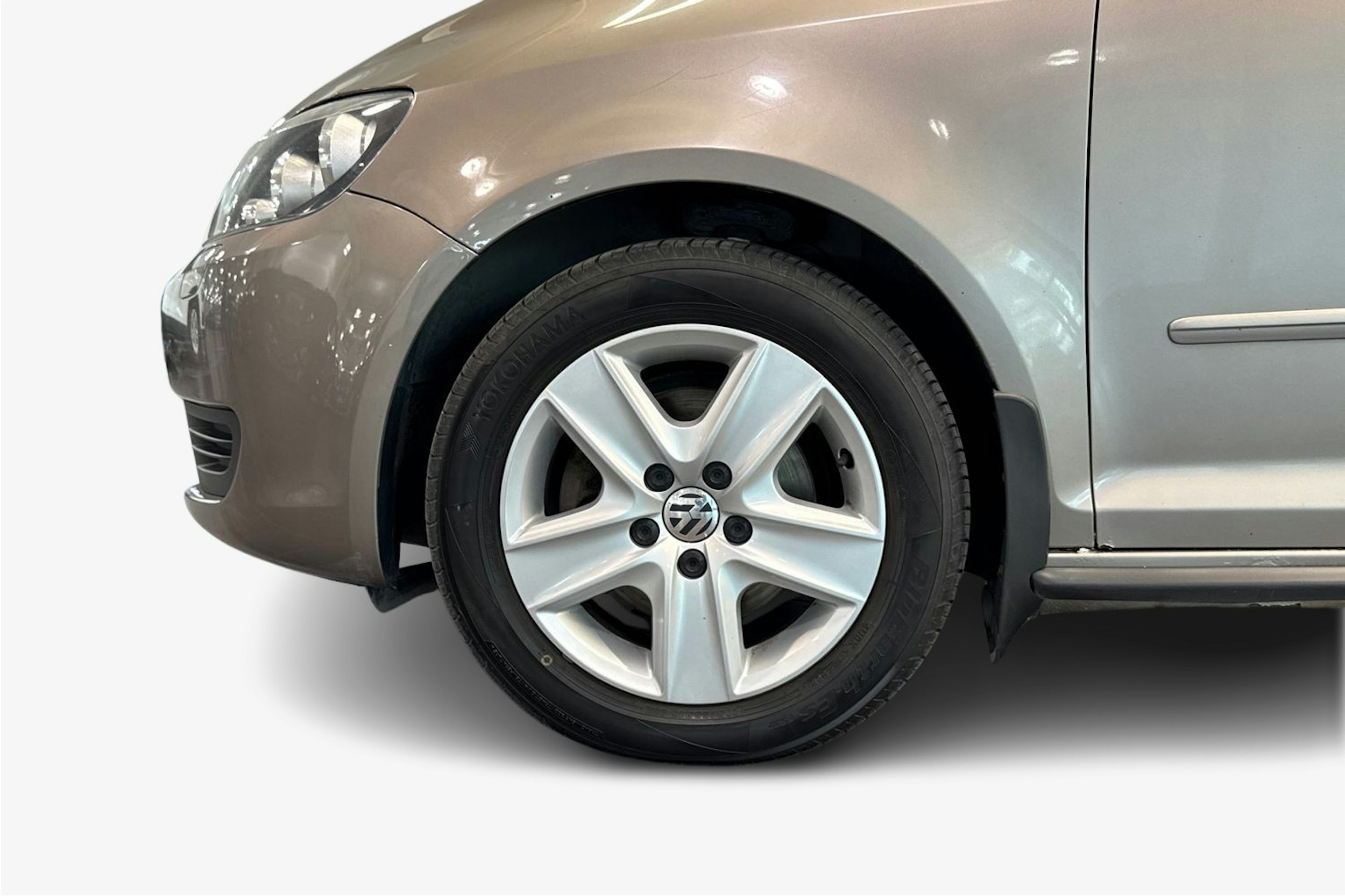 ruskea (beige) Volkswagen Golf Plus 2009 kuva 11.