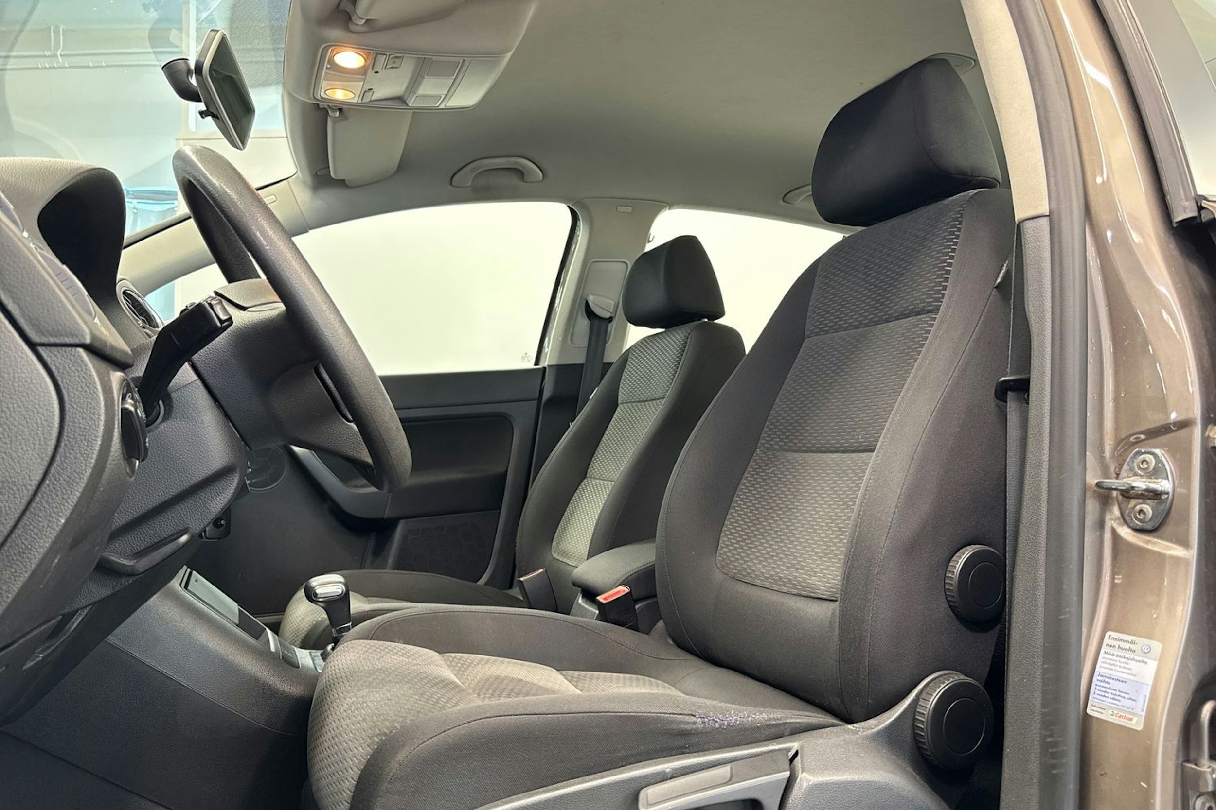 ruskea (beige) Volkswagen Golf Plus 2009 kuva 15.