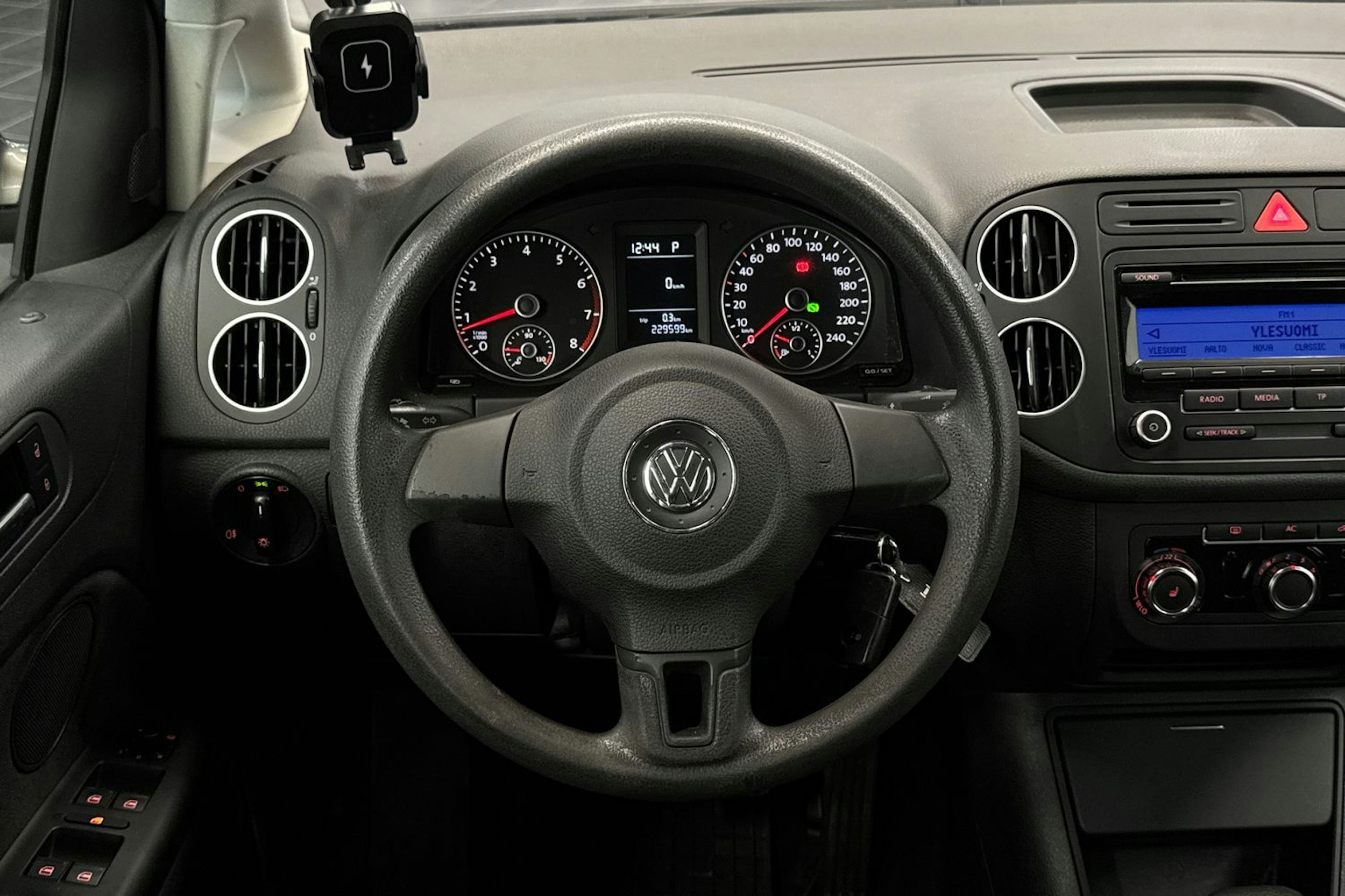 ruskea (beige) Volkswagen Golf Plus 2009 kuva 17.