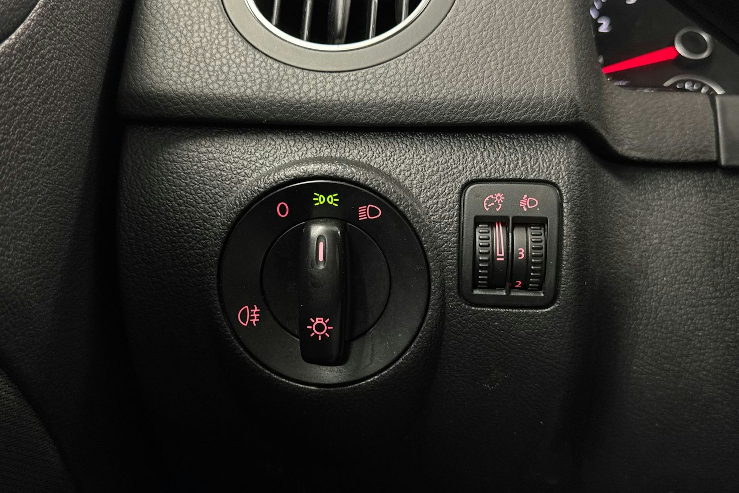 ruskea (beige) Volkswagen Golf Plus 2009 kuva 19.