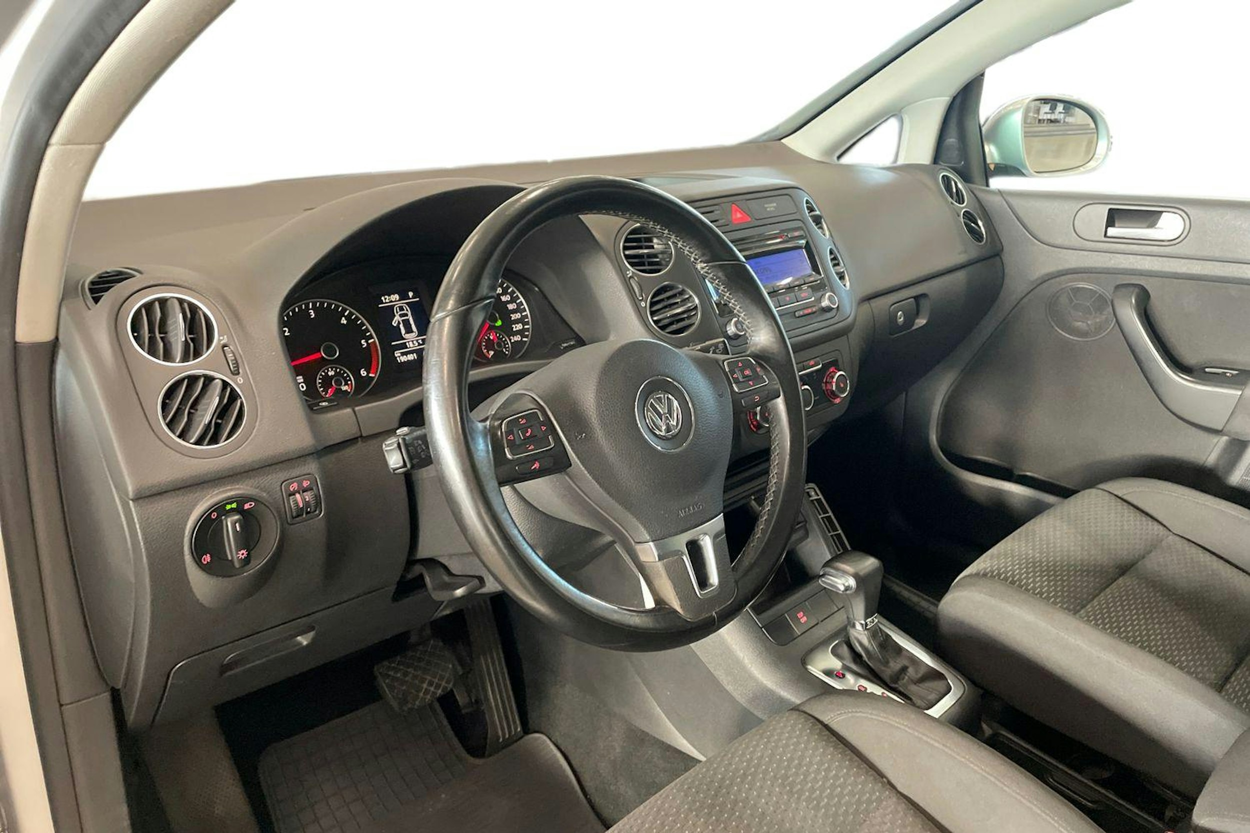 met. harmaa Volkswagen Golf Plus 2010 kuva 6.