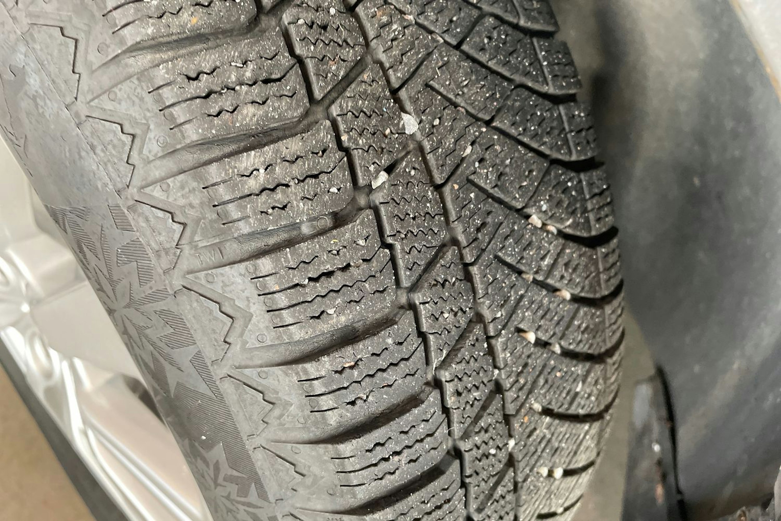 met. harmaa Volkswagen Golf Plus 2010 kuva 10.