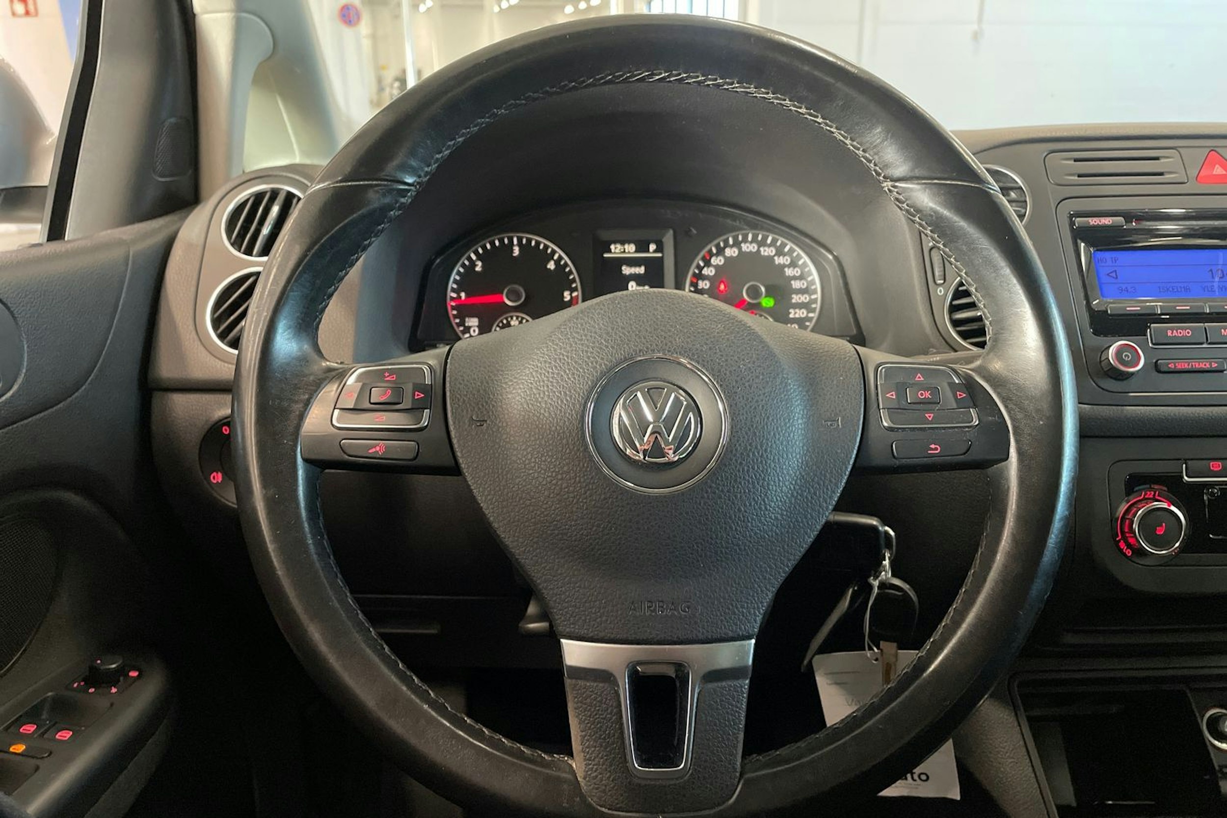 met. harmaa Volkswagen Golf Plus 2010 kuva 12.