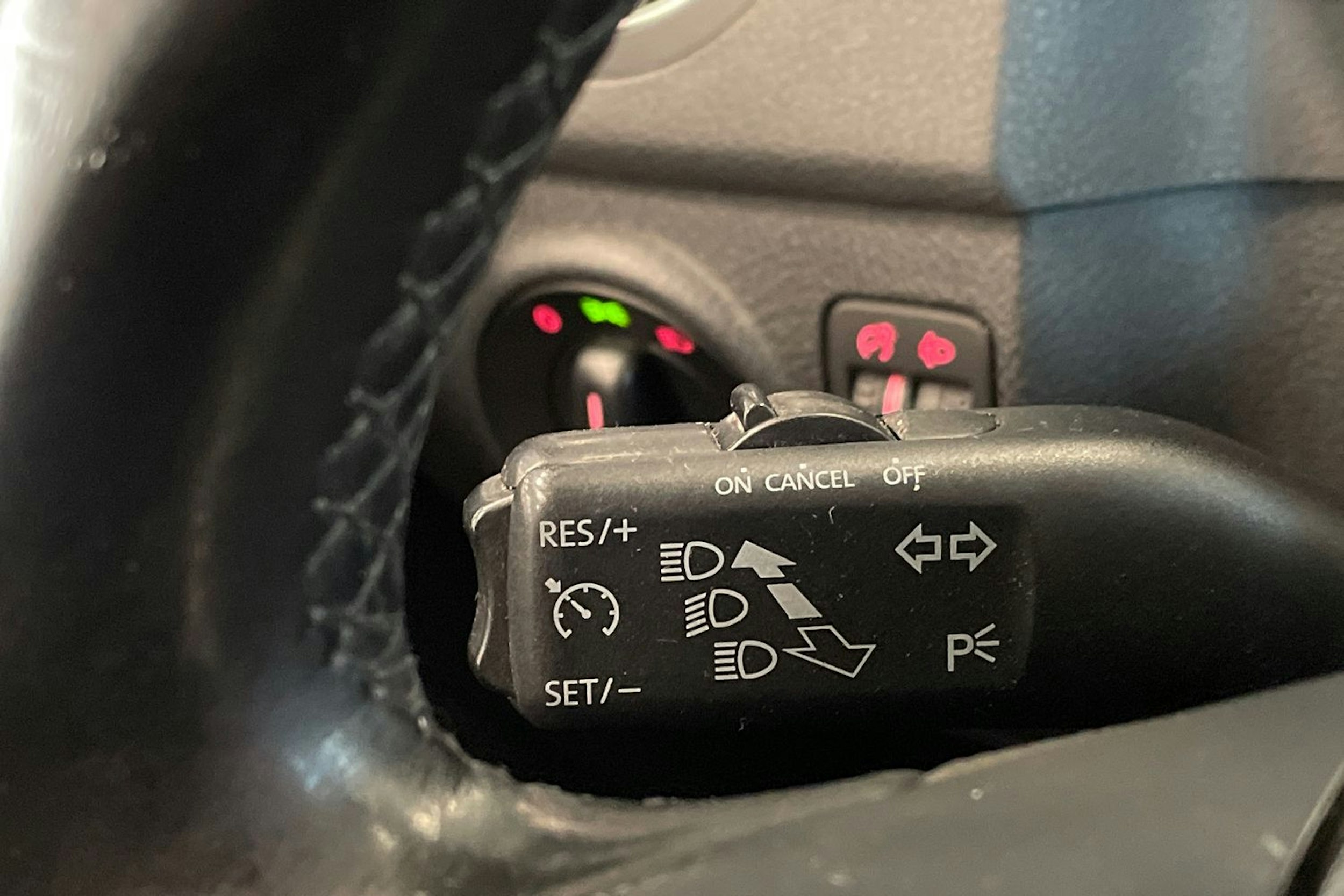 met. harmaa Volkswagen Golf Plus 2010 kuva 15.