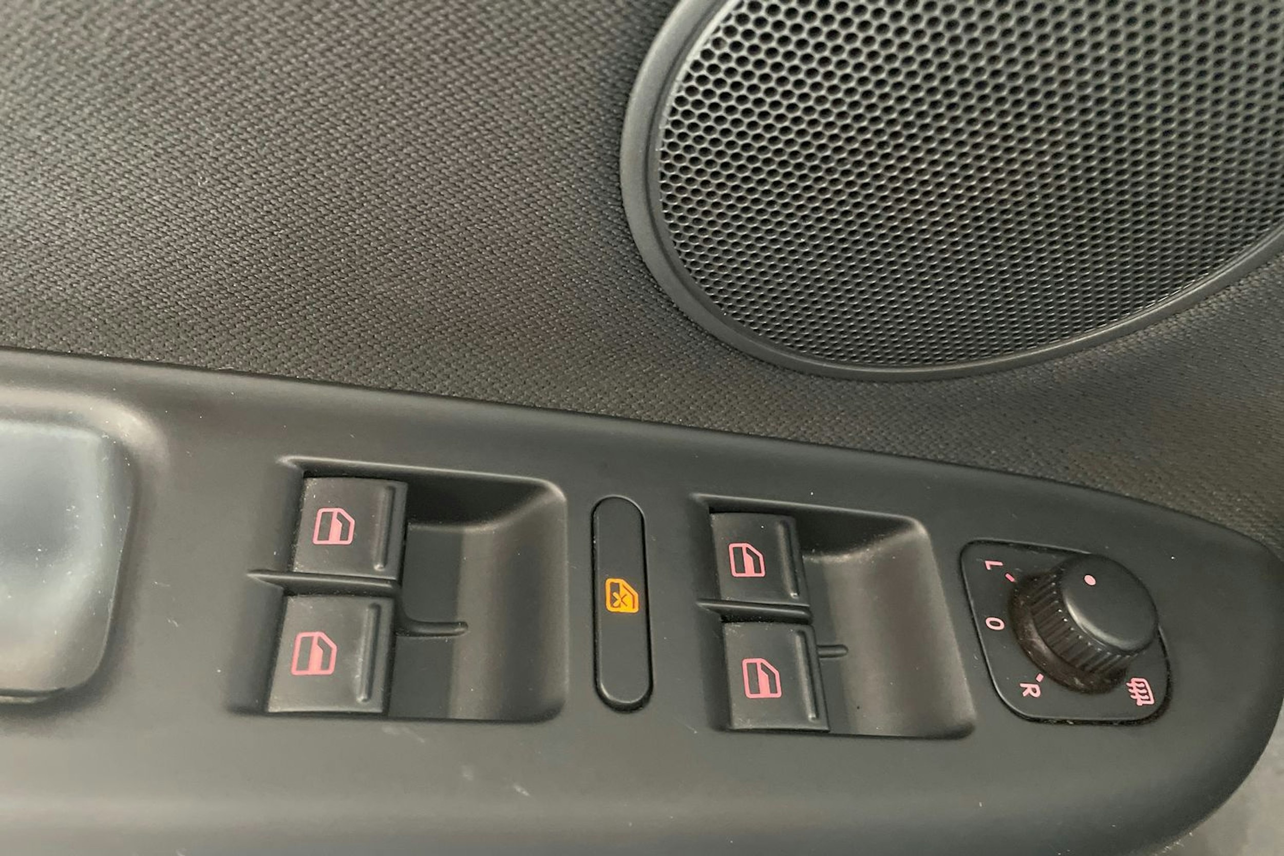 met. harmaa Volkswagen Golf Plus 2010 kuva 24.