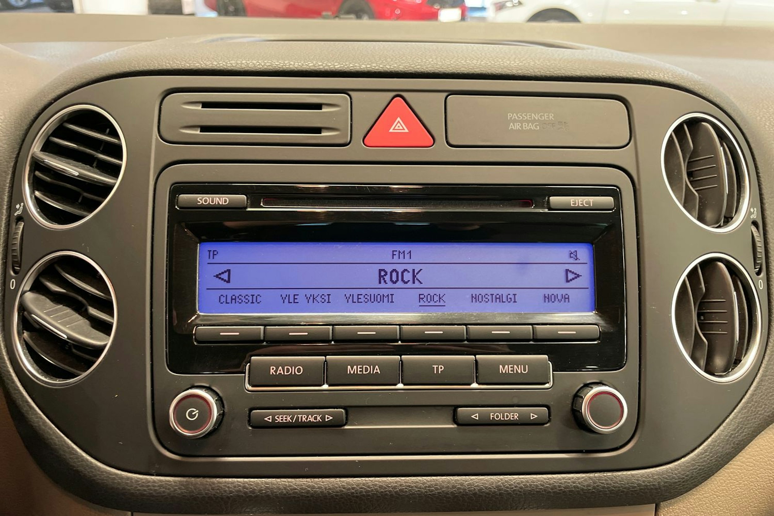 ruskea (beige) Volkswagen Golf Plus 2010 kuva 19.