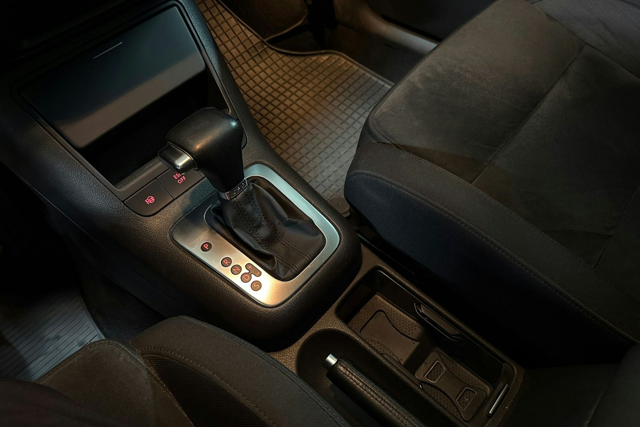 Musta Volkswagen Golf Plus 2010 kuva 22.
