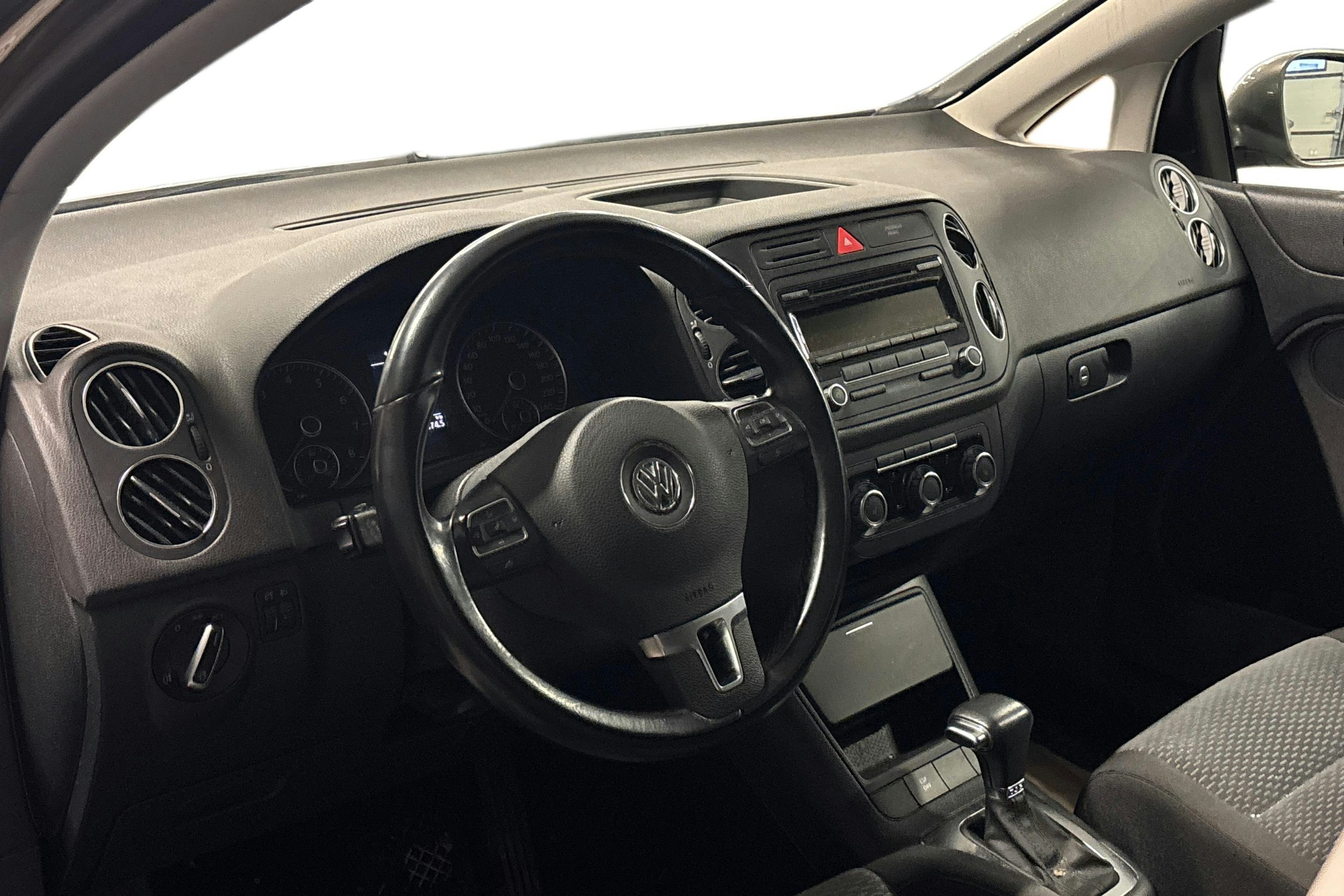 ruskea (beige) Volkswagen Golf Plus 2010 kuva 3.