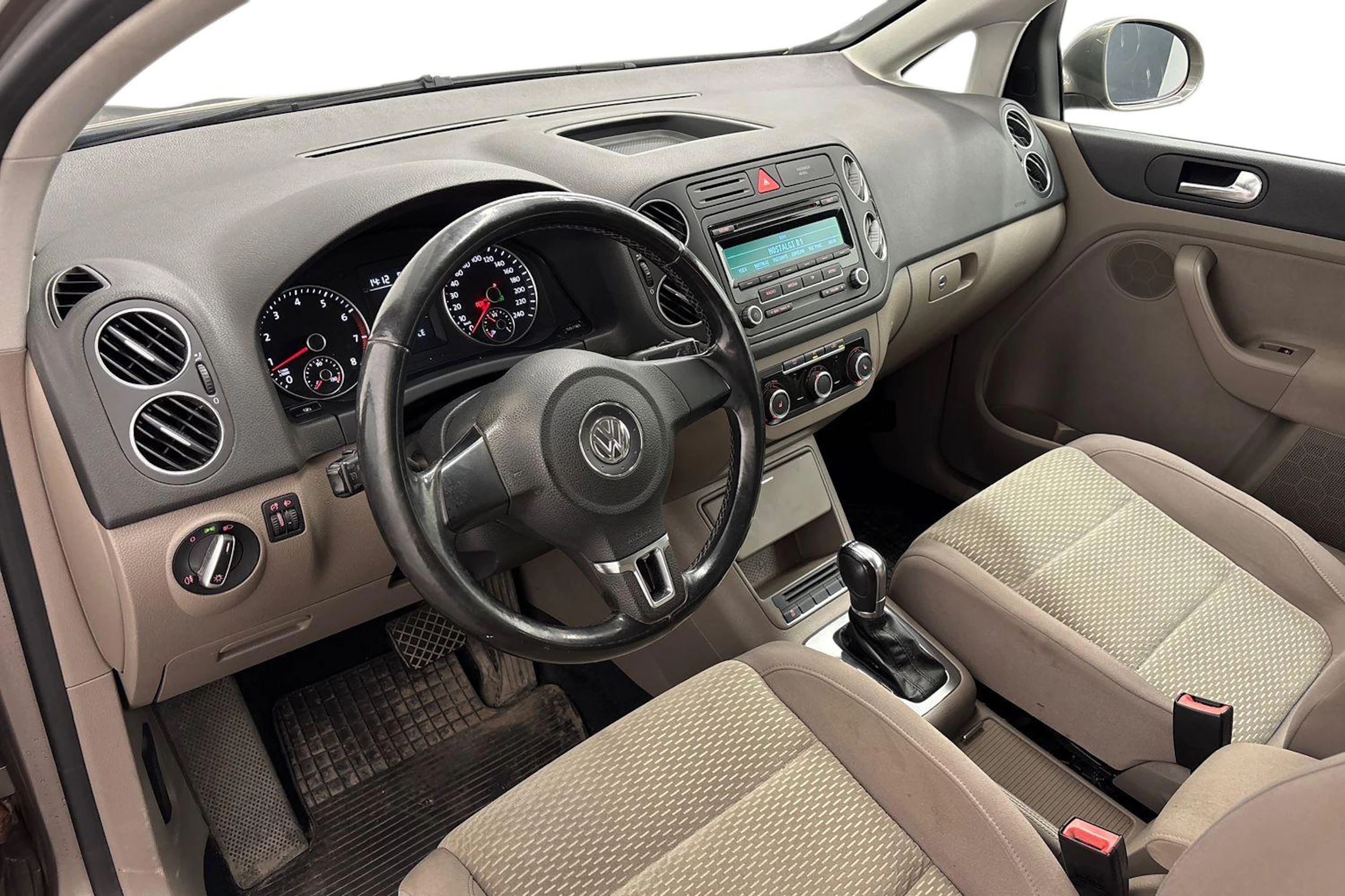 Ruskea (beige) Volkswagen Golf Plus 2011 kuva 6.