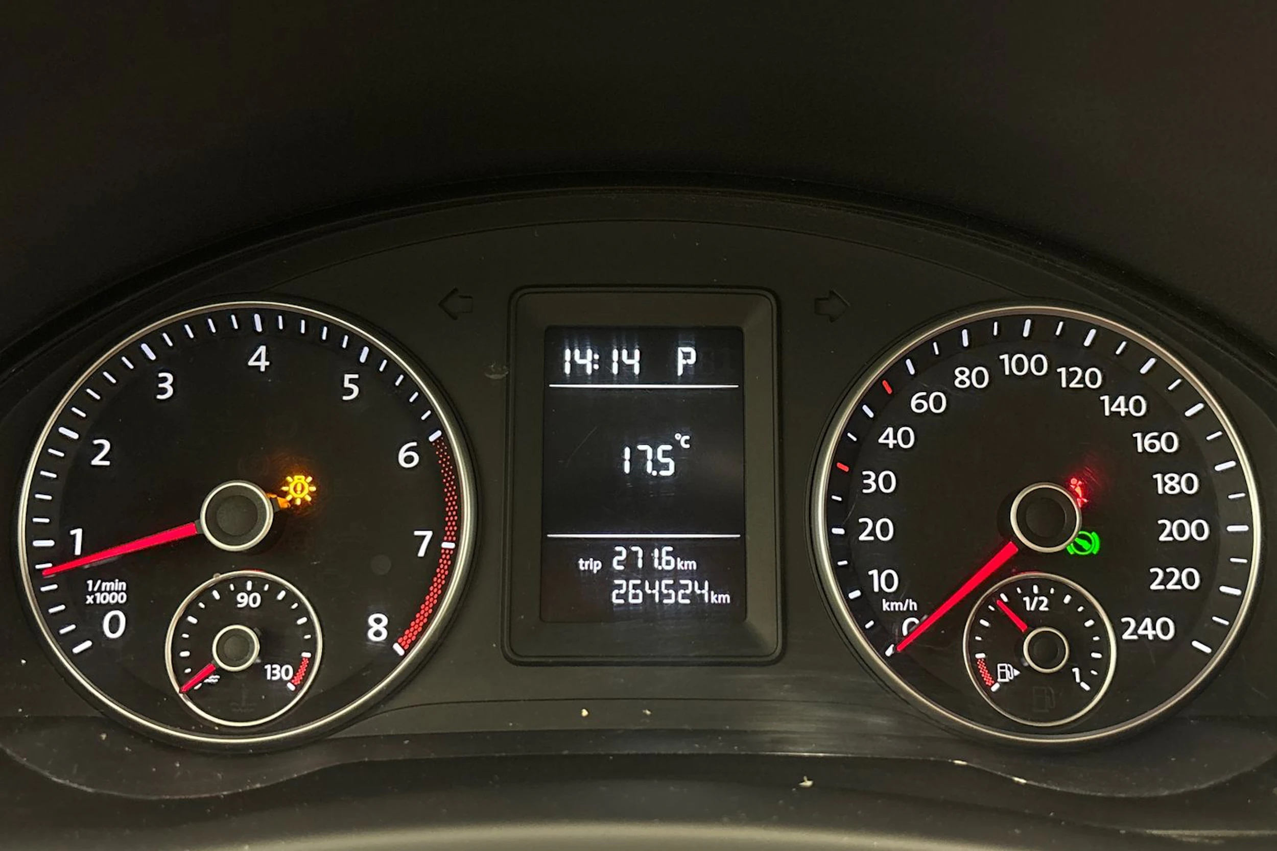 Ruskea (beige) Volkswagen Golf Plus 2011 kuva 14.