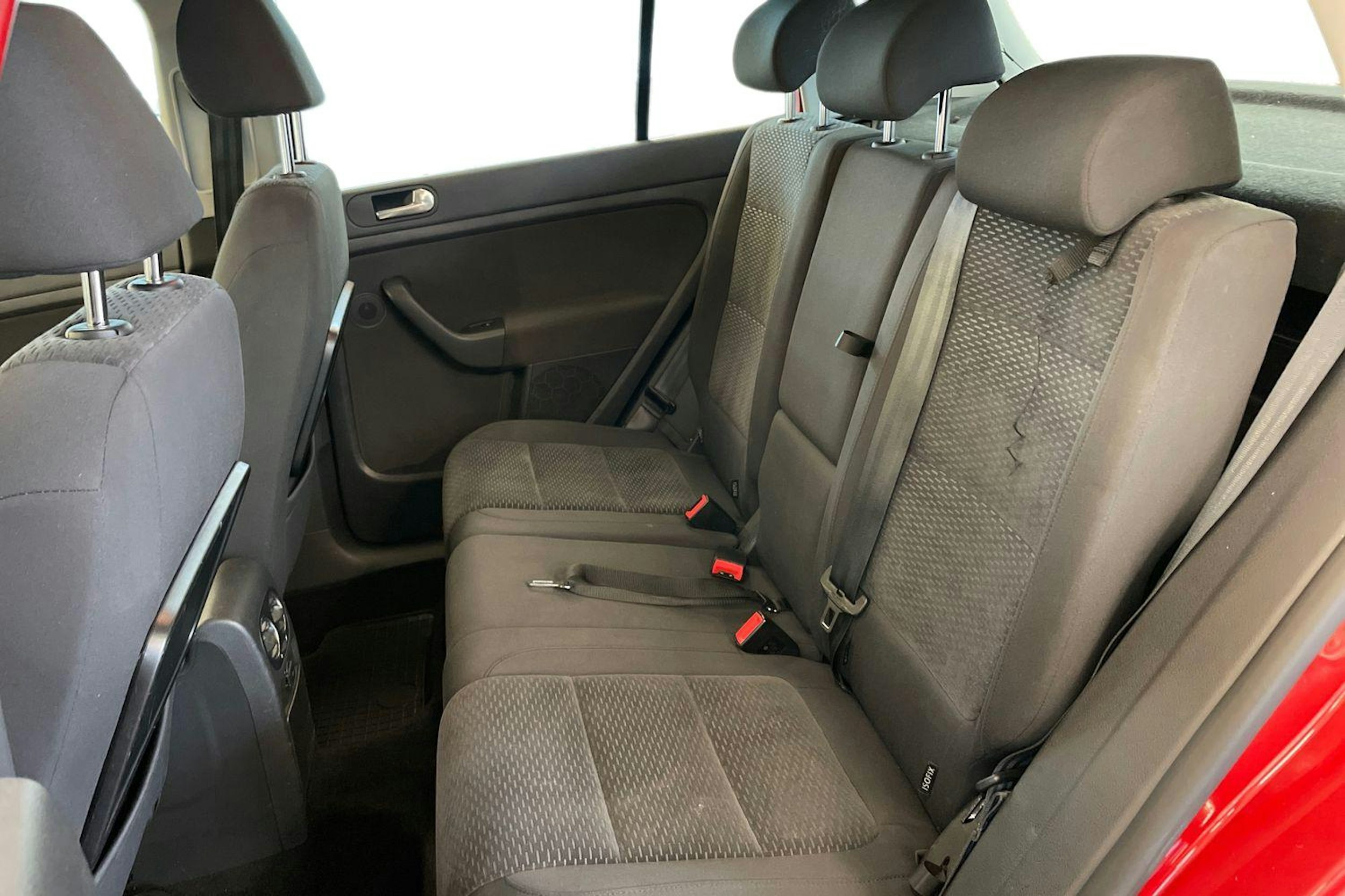 punainen Volkswagen Golf Plus 2011 kuva 10.