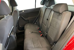 punainen Volkswagen Golf Plus 2011 kuva 10.