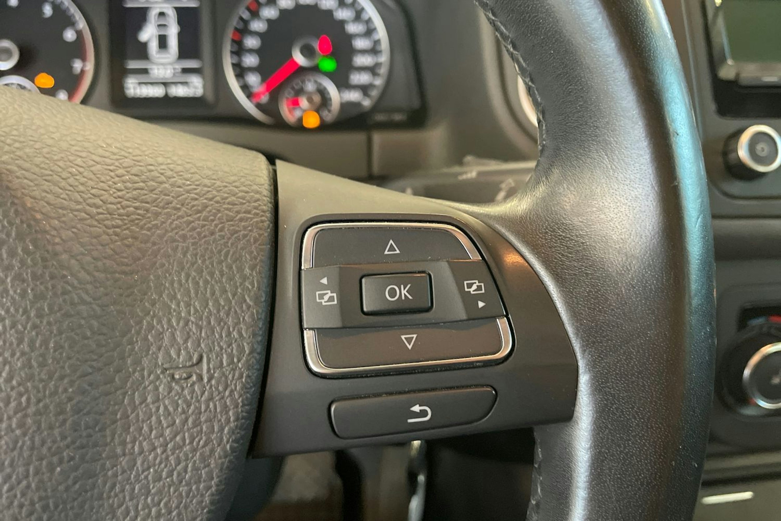 punainen Volkswagen Golf Plus 2011 kuva 15.