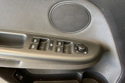 punainen Volkswagen Golf Plus 2011 kuva 19.
