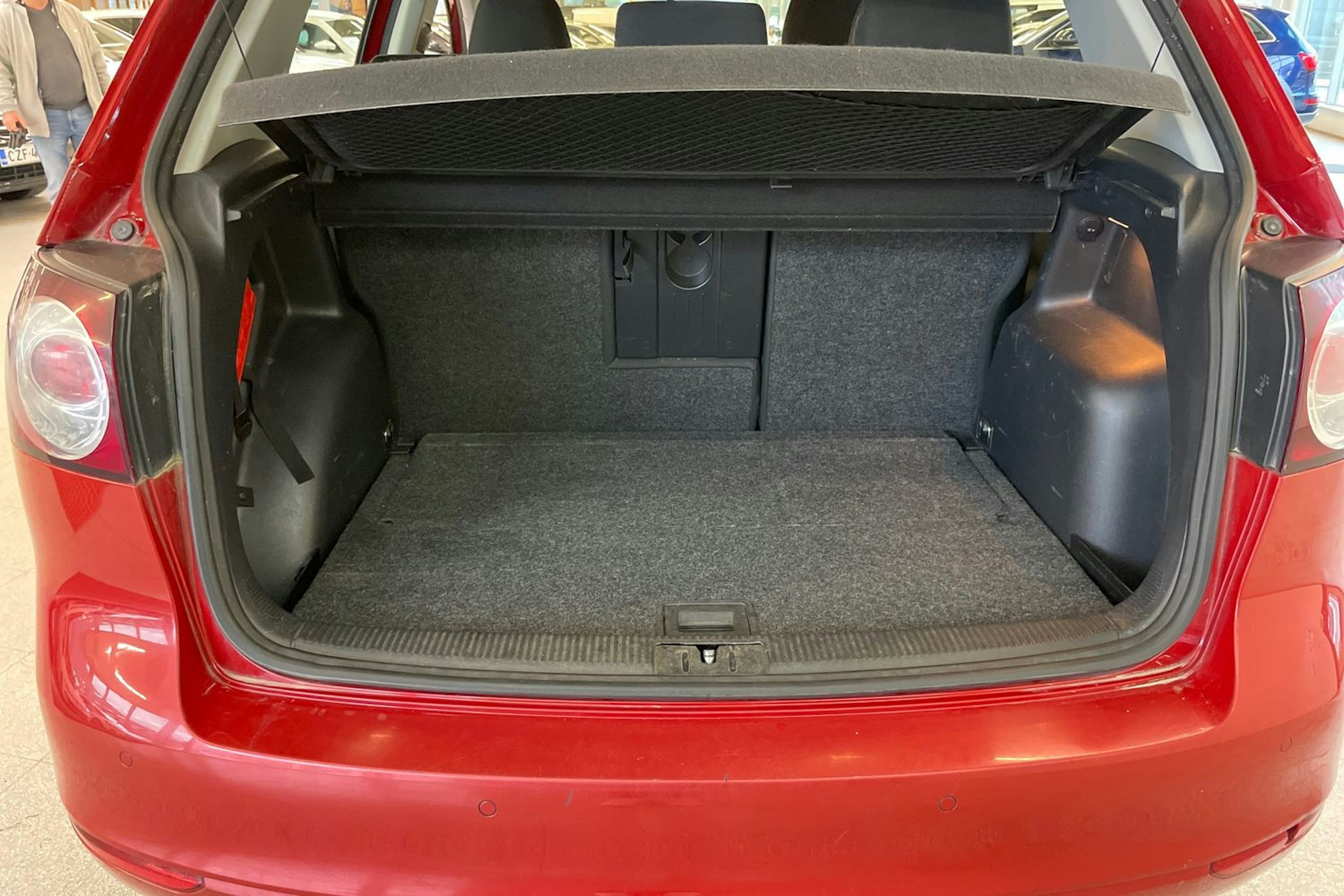 punainen Volkswagen Golf Plus 2011 kuva 23.