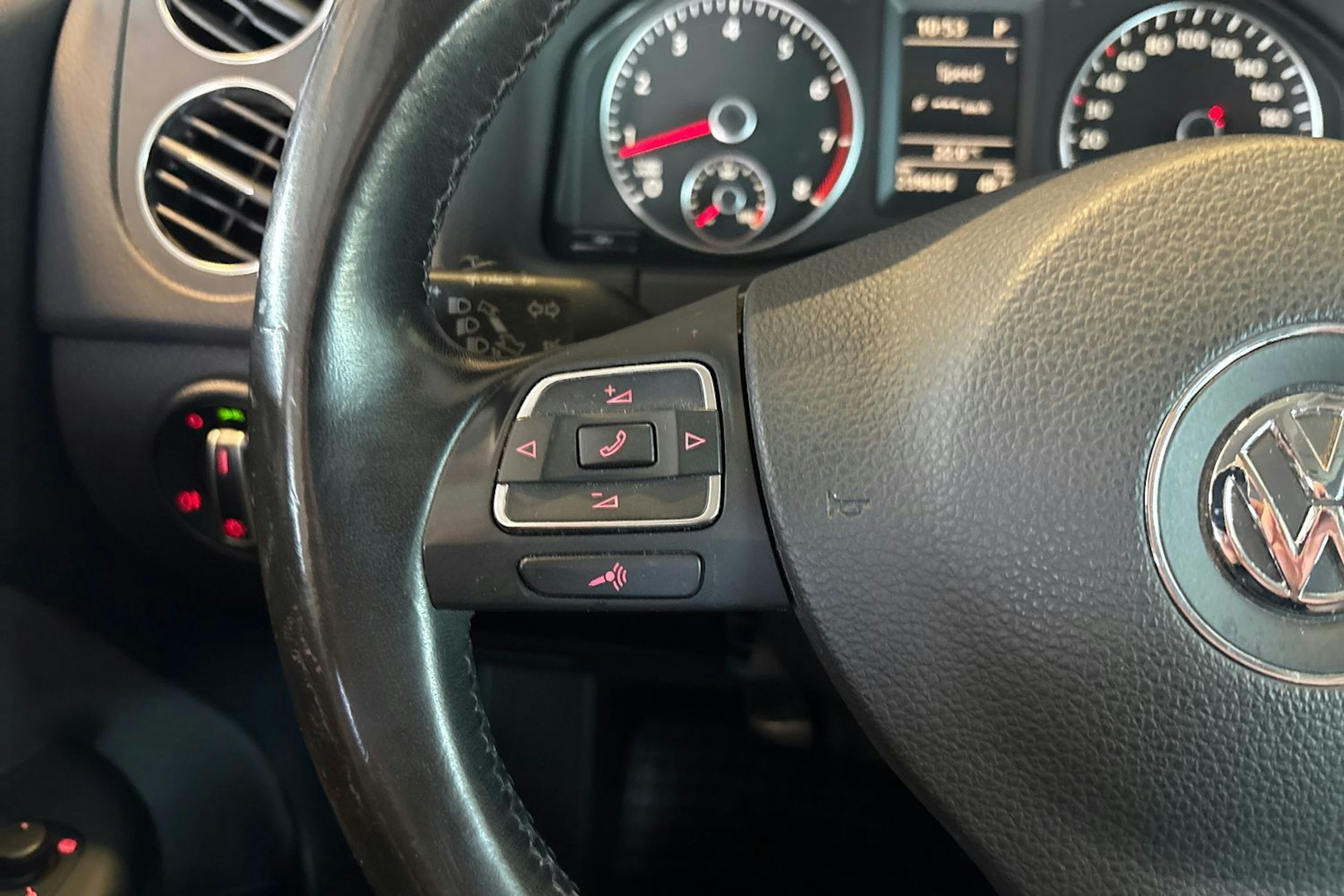 Sininen Volkswagen Golf Plus 2011 kuva 18.