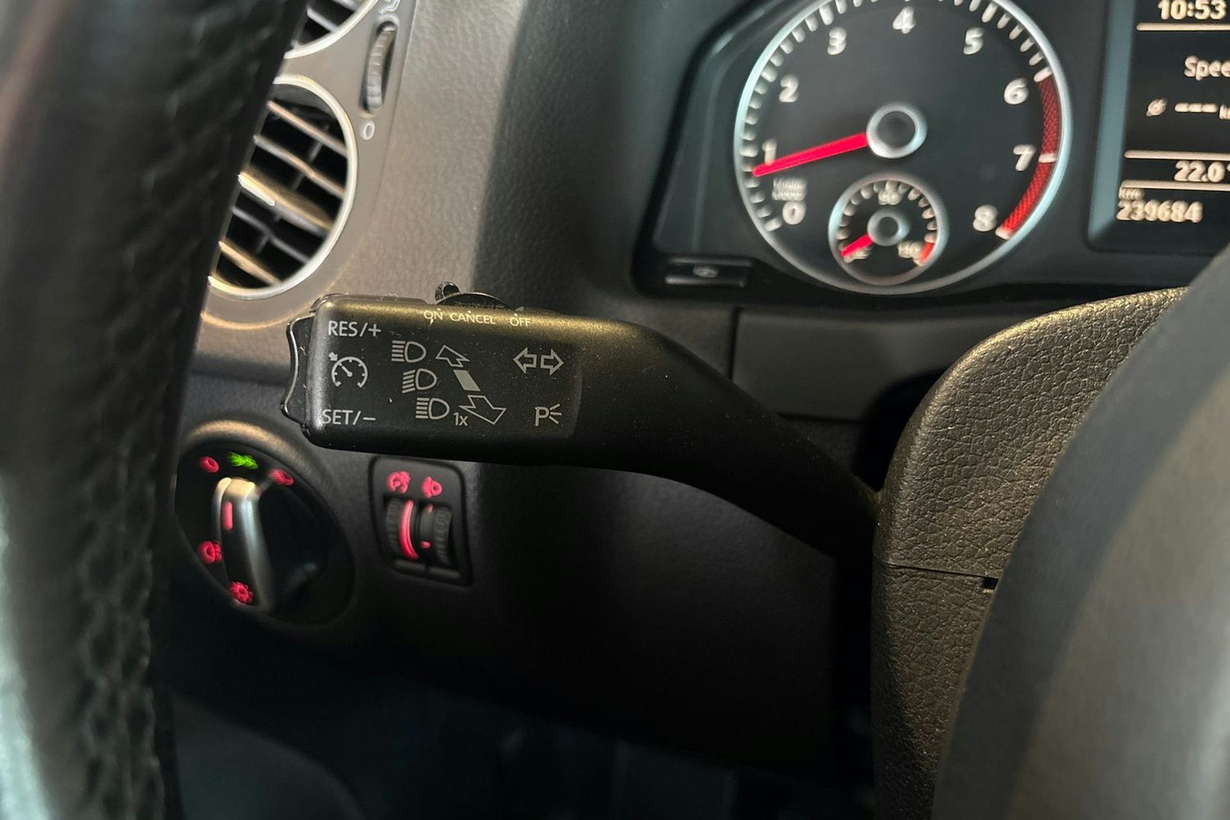 Sininen Volkswagen Golf Plus 2011 kuva 20.