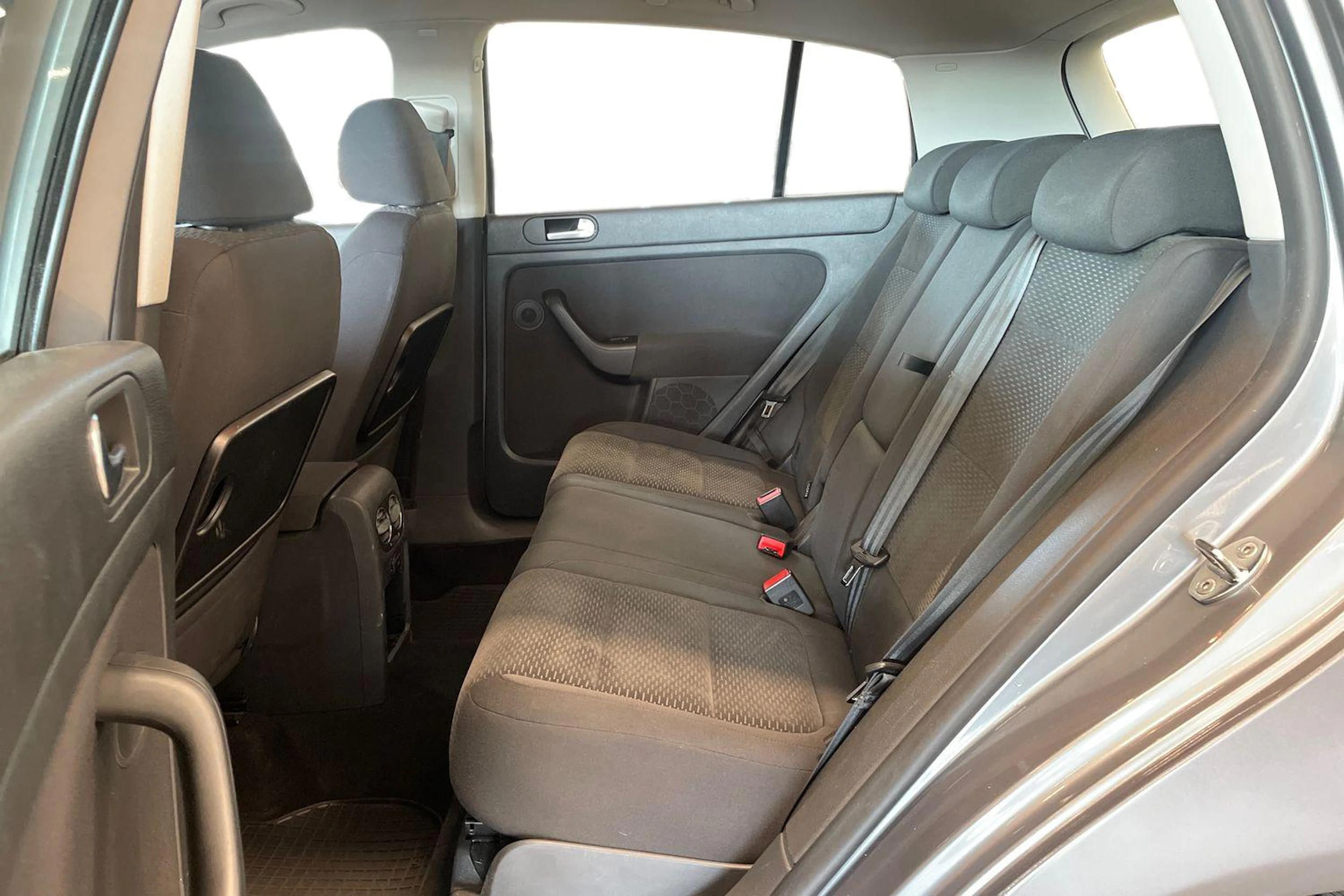 met. harmaa Volkswagen Golf Plus 2011 kuva 11.