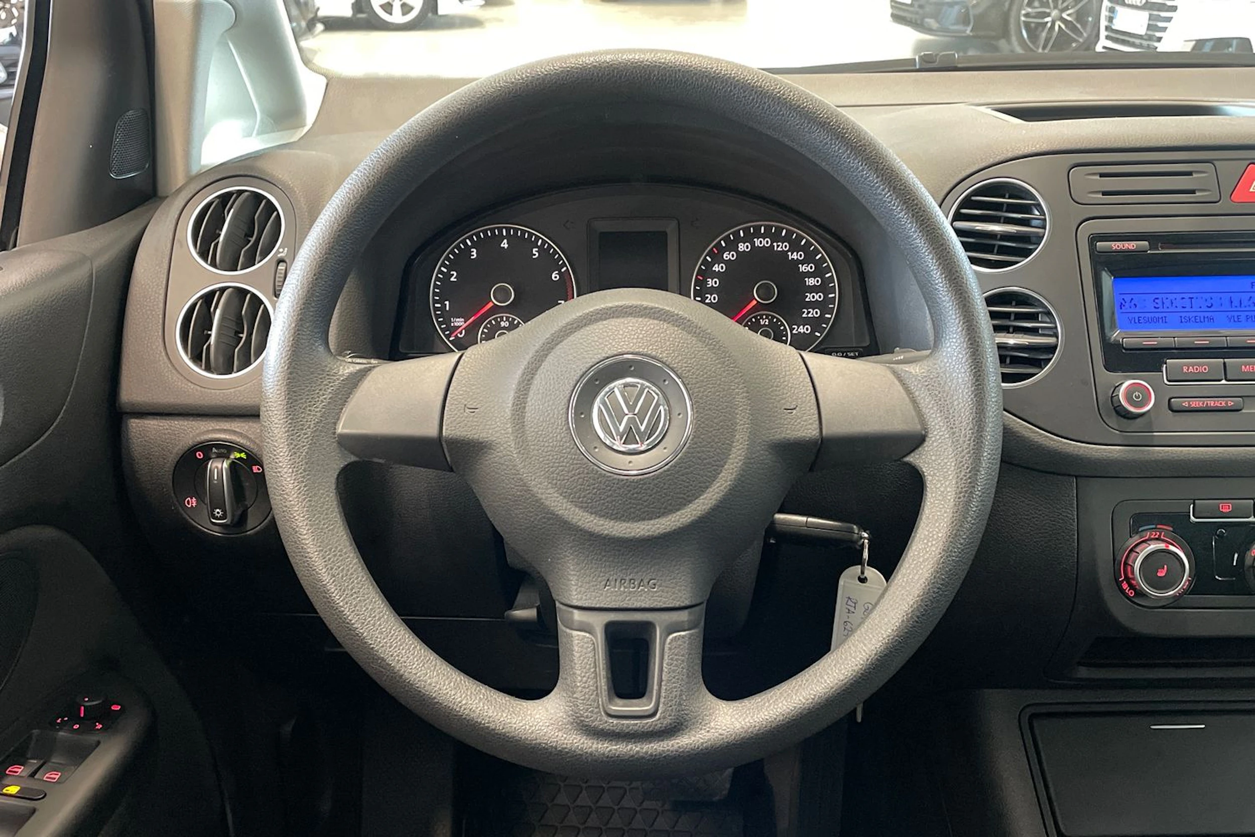 met. harmaa Volkswagen Golf Plus 2011 kuva 16.