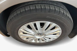 Ruskea (beige) Volkswagen Golf Plus 2012 kuva 9.