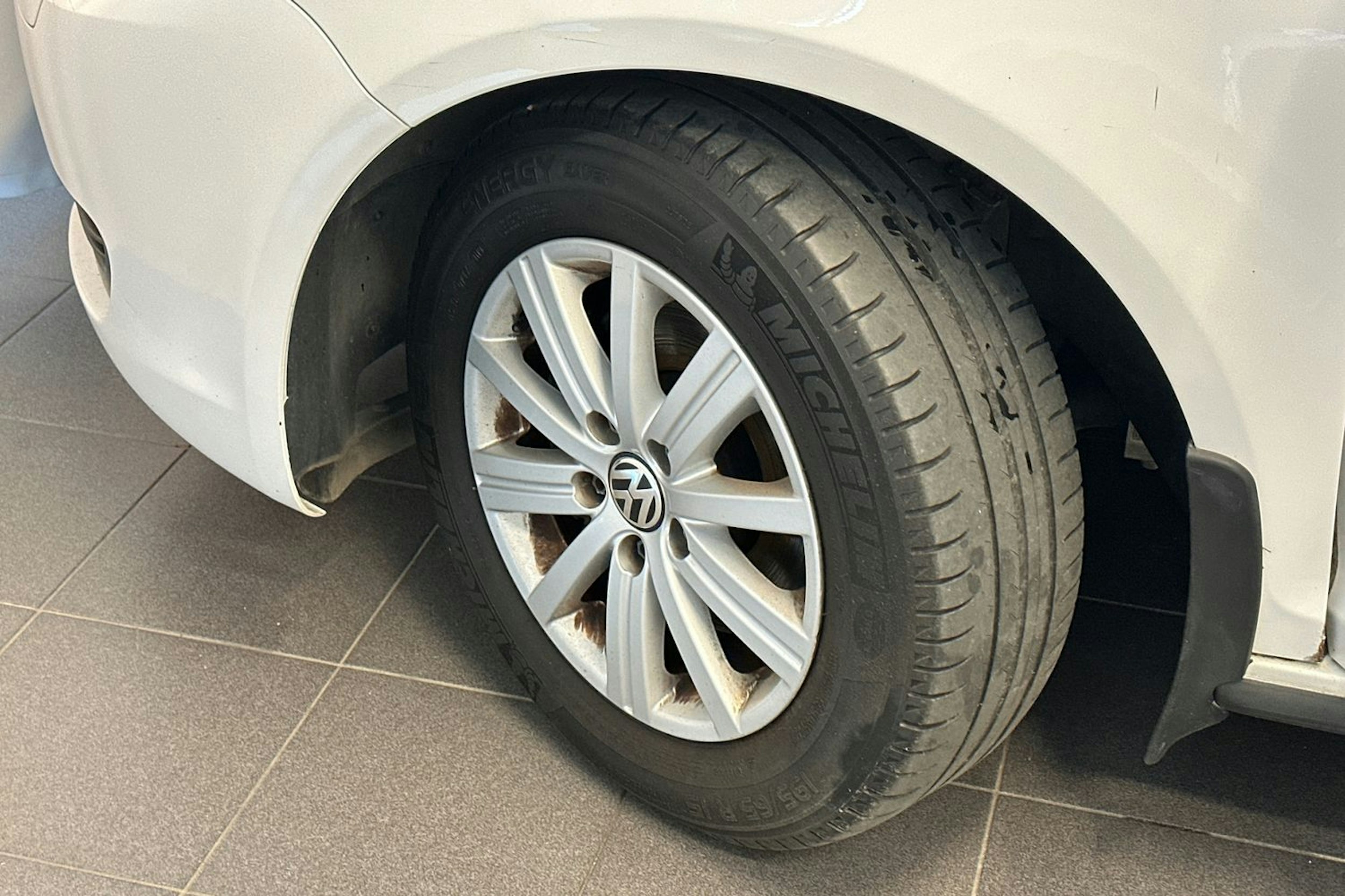 valkoinen Volkswagen Golf Plus 2012 kuva 13.