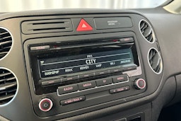 valkoinen Volkswagen Golf Plus 2012 kuva 20.