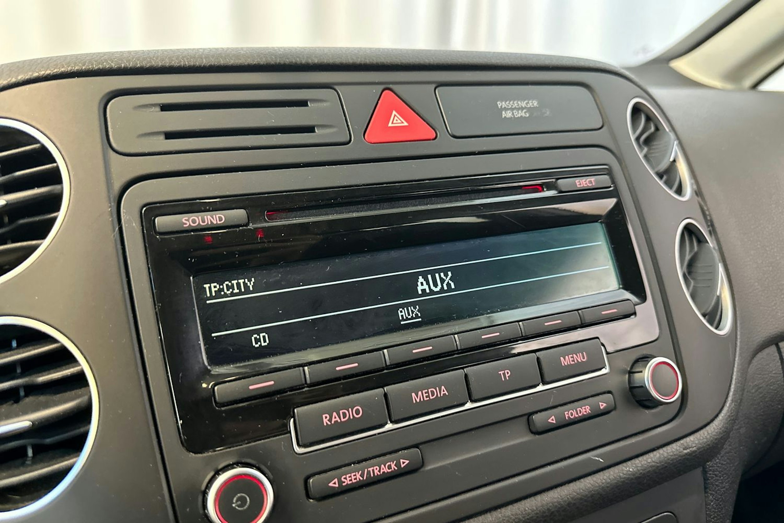 valkoinen Volkswagen Golf Plus 2012 kuva 21.