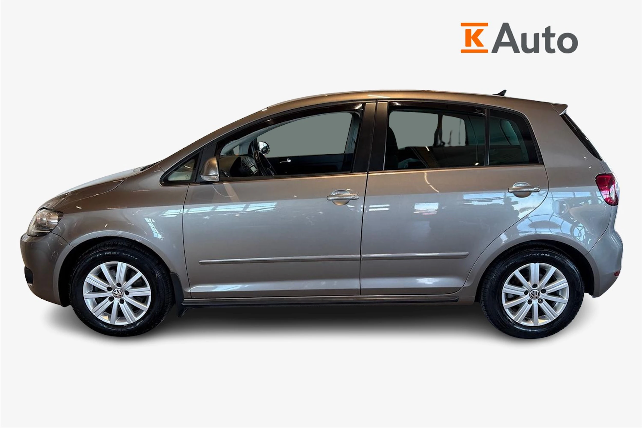 ruskea (beige) Volkswagen Golf Plus 2013 kuva 7.