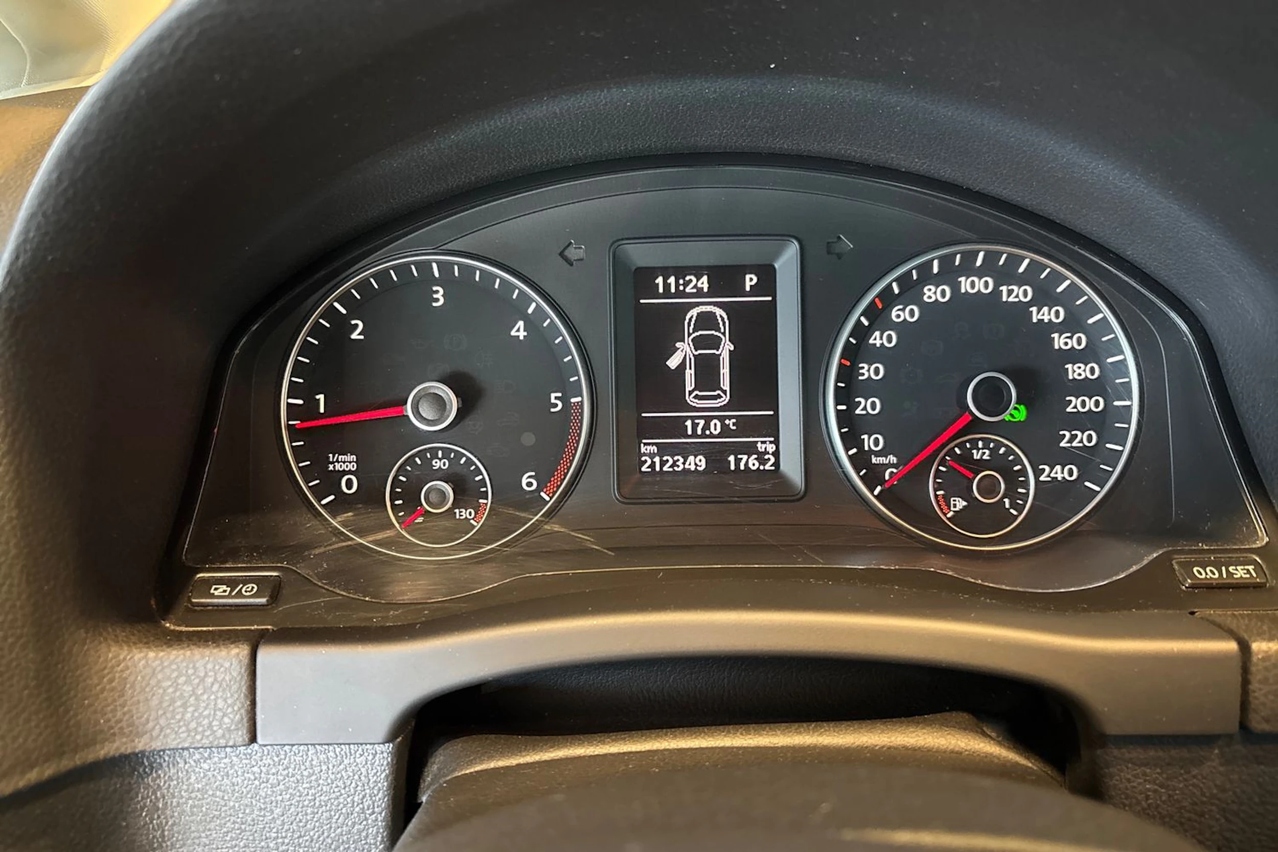 ruskea (beige) Volkswagen Golf Plus 2013 kuva 15.