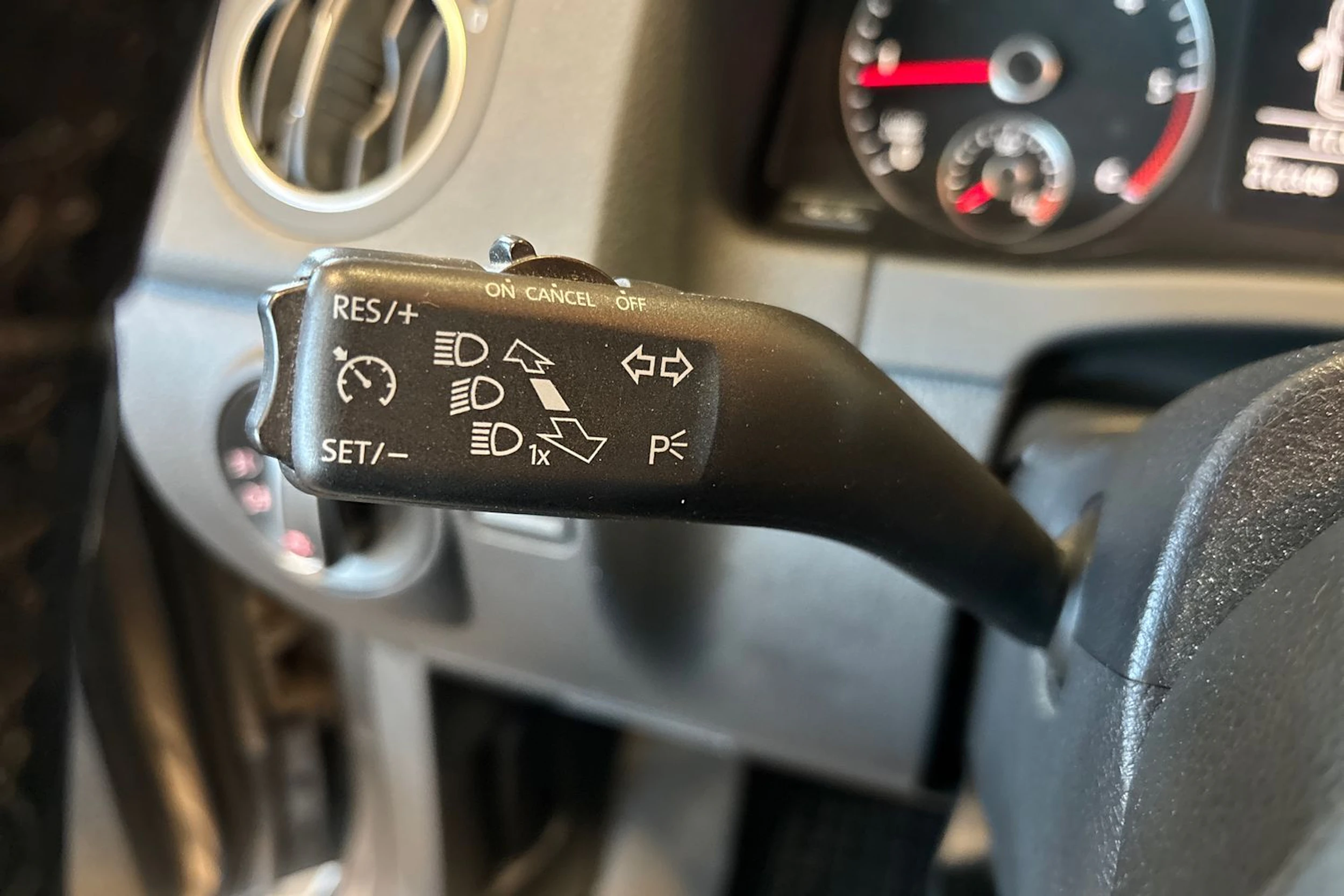ruskea (beige) Volkswagen Golf Plus 2013 kuva 16.