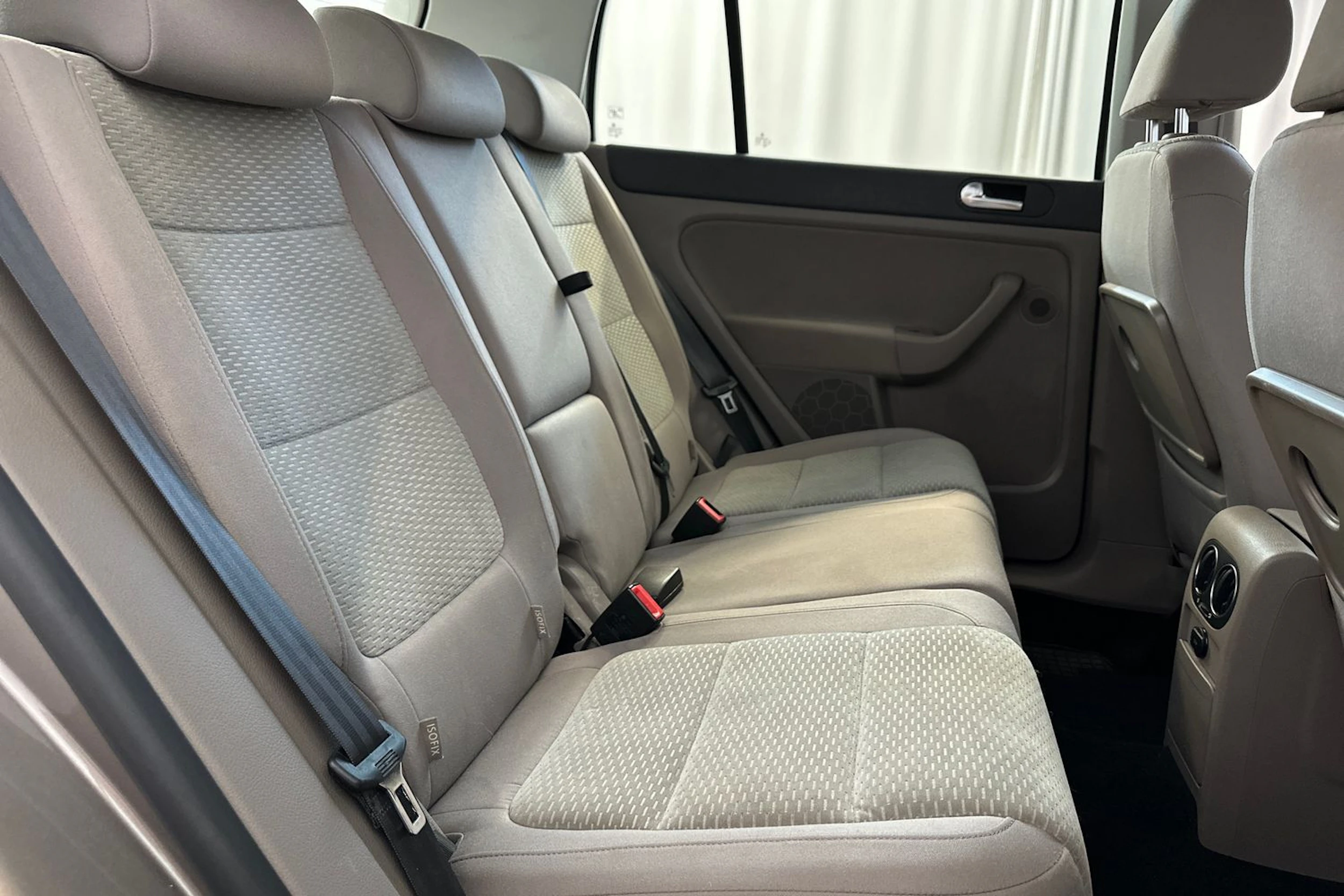 ruskea (beige) Volkswagen Golf Plus 2013 kuva 10.