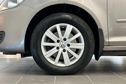 ruskea (beige) Volkswagen Golf Plus 2013 kuva 20.